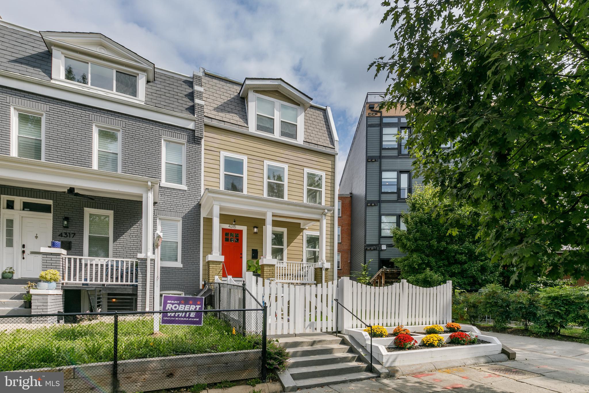 4315 Iowa Ave NW