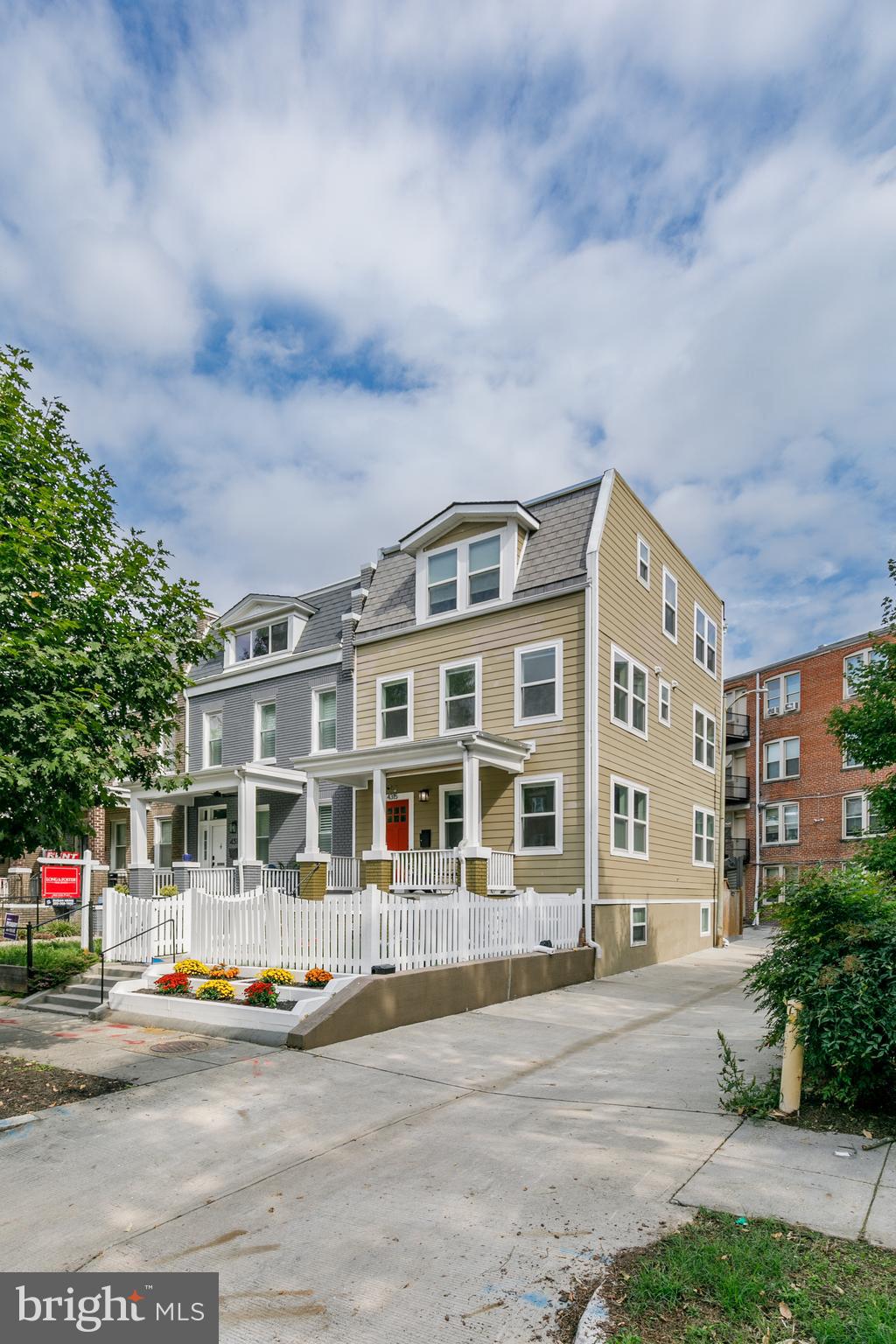 4315 Iowa Ave NW