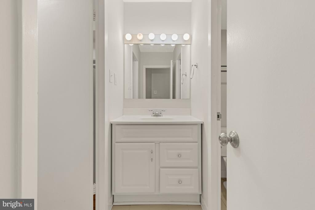 2201 L St NW #418