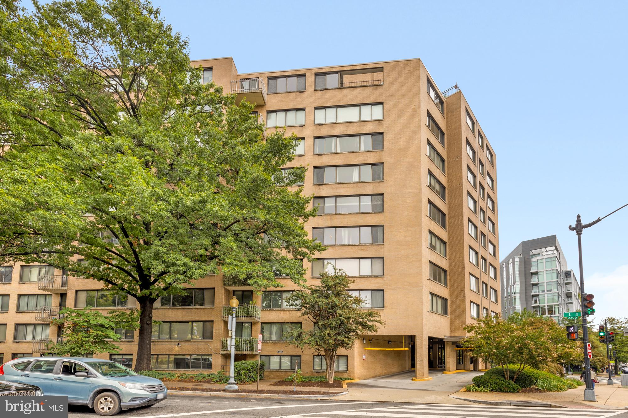 2201 L St NW #418