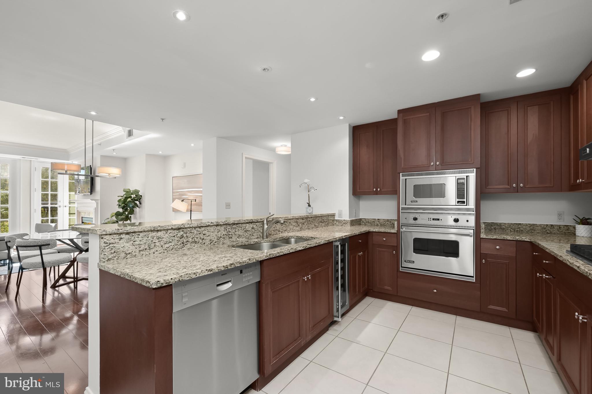 2501 Wisconsin Ave NW #207