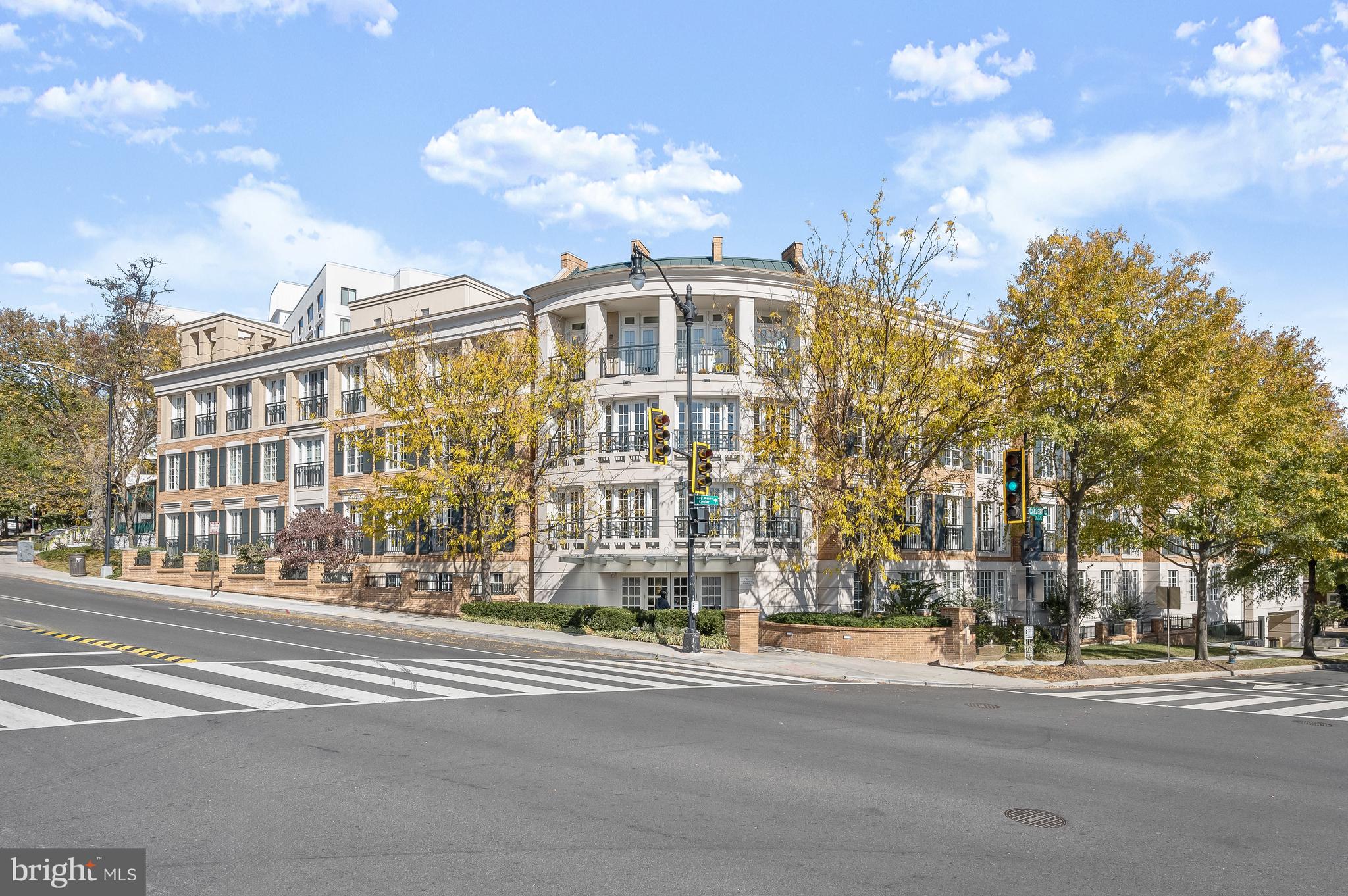 2501 Wisconsin Ave NW #207