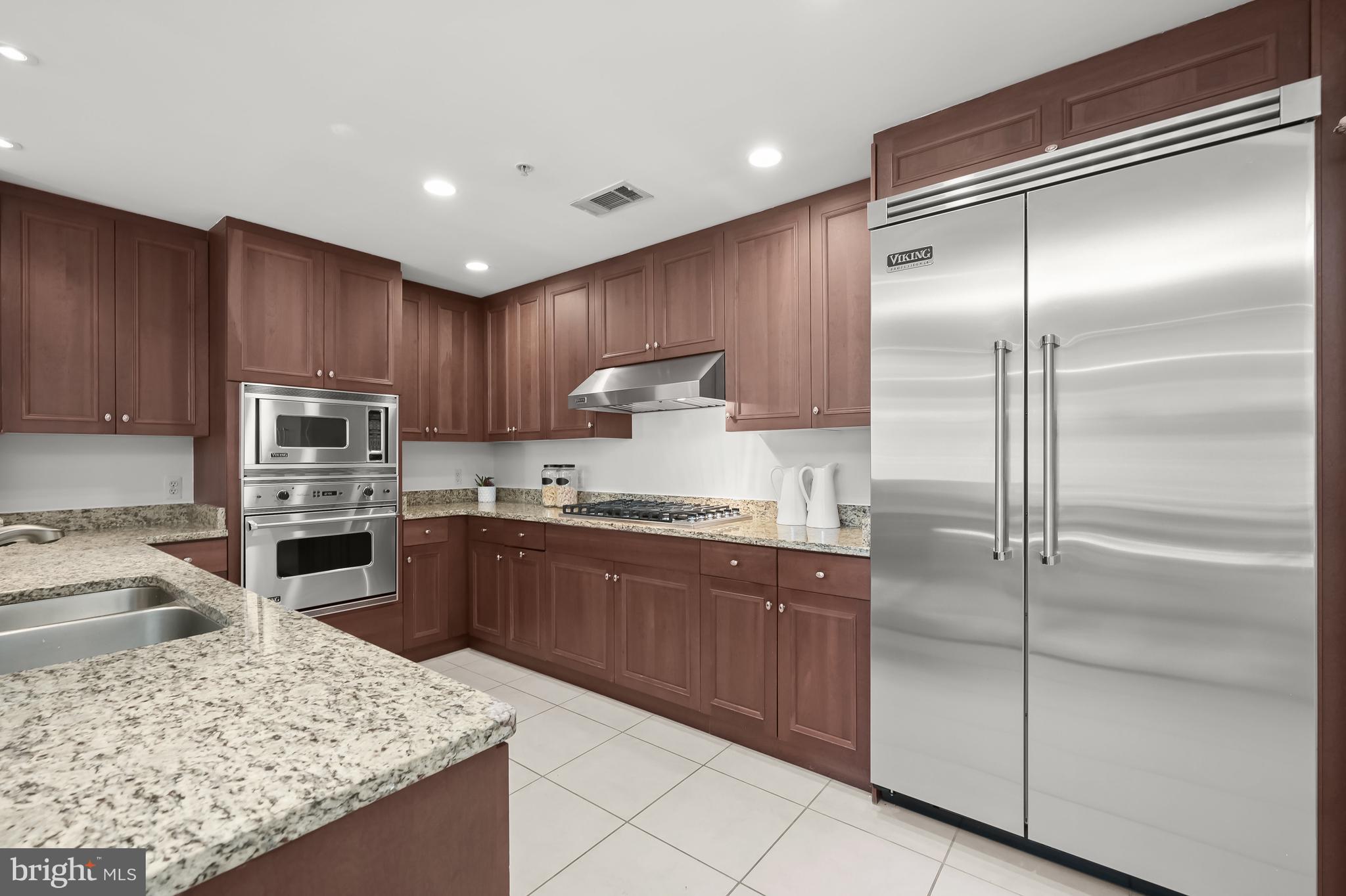 2501 Wisconsin Ave NW #207