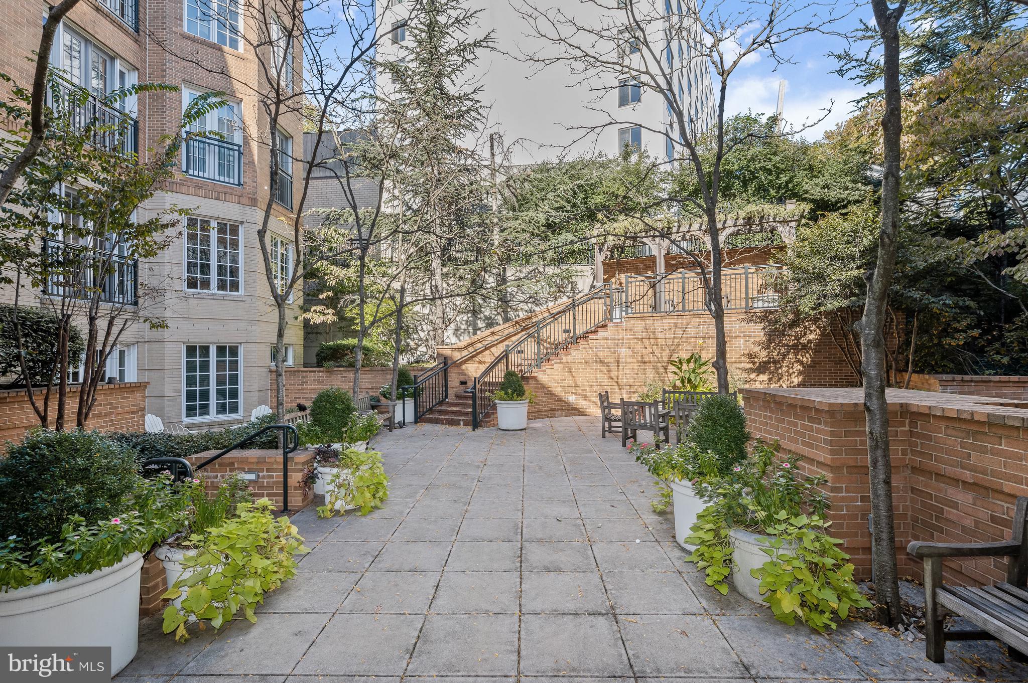 2501 Wisconsin Ave NW #207