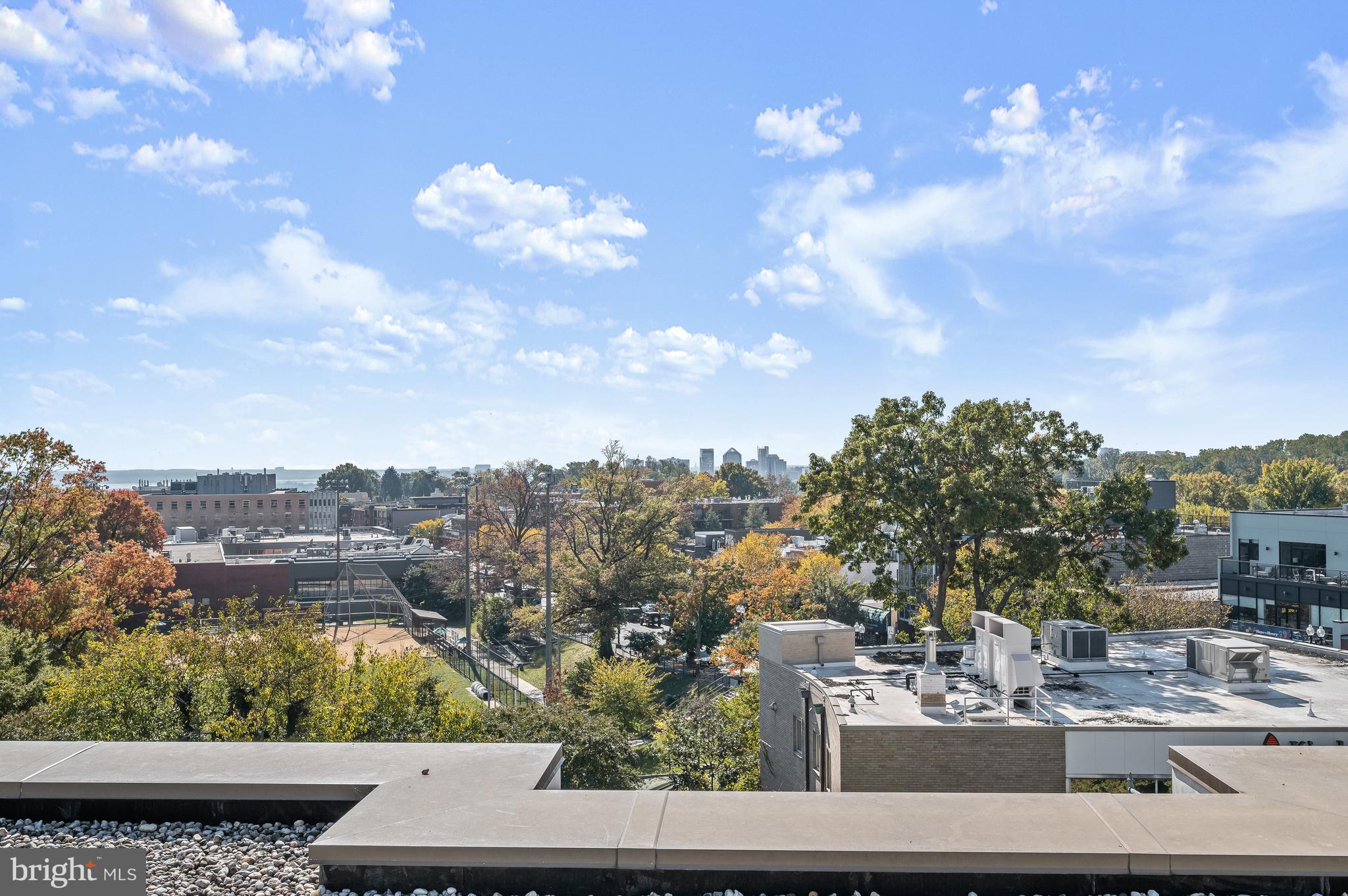 2501 Wisconsin Ave NW #207