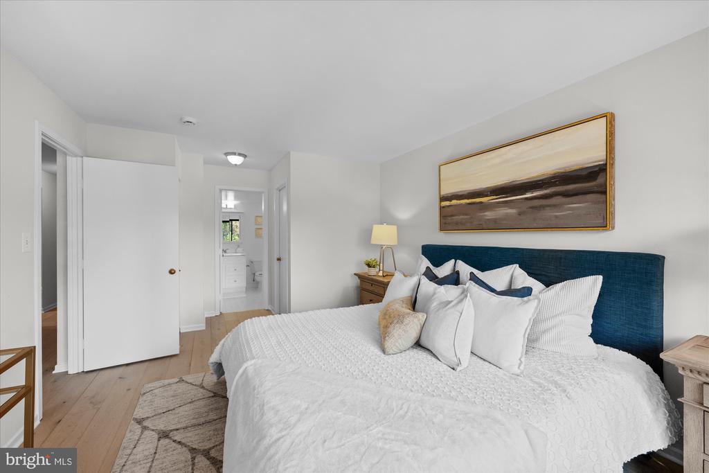 2111 Wisconsin Ave NW #322