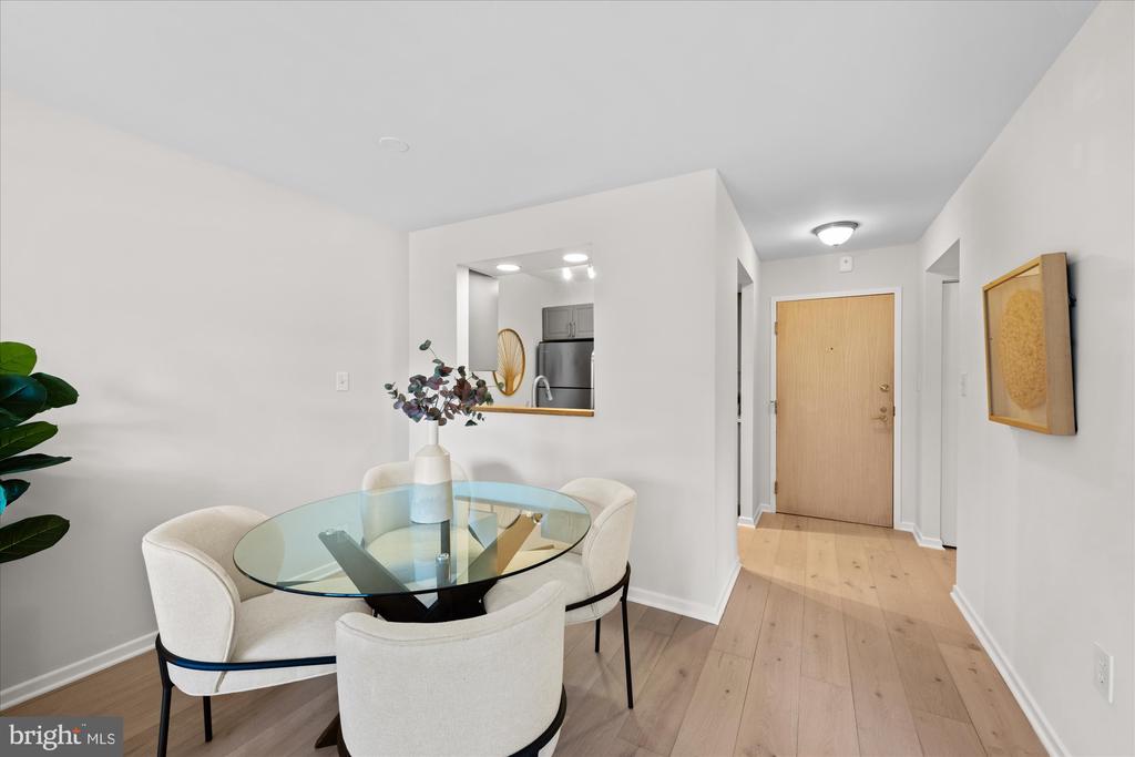 2111 Wisconsin Ave NW #322