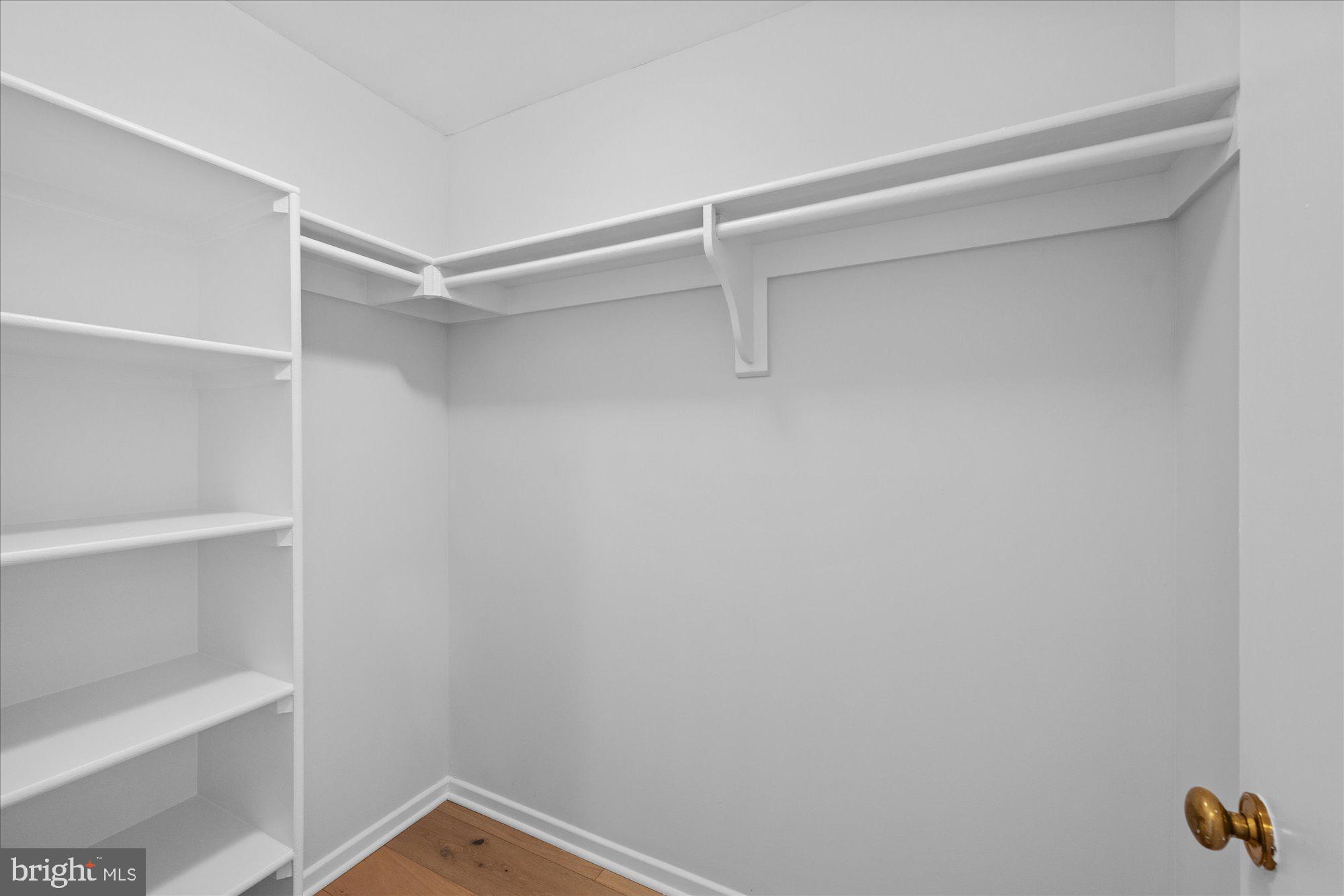 2111 Wisconsin Ave NW #322