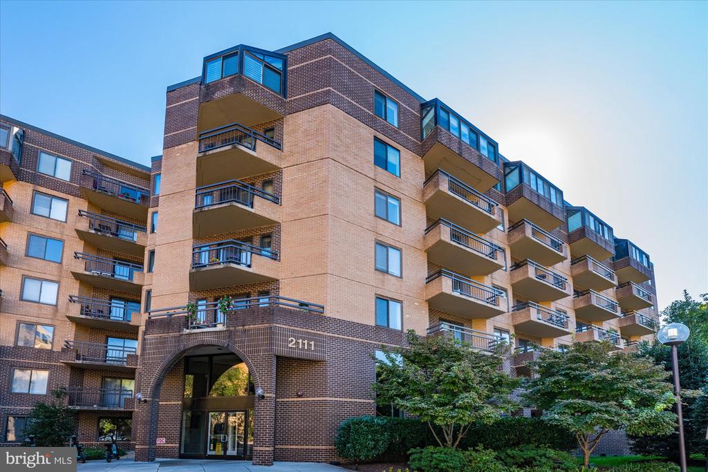 2111 Wisconsin Ave NW #322