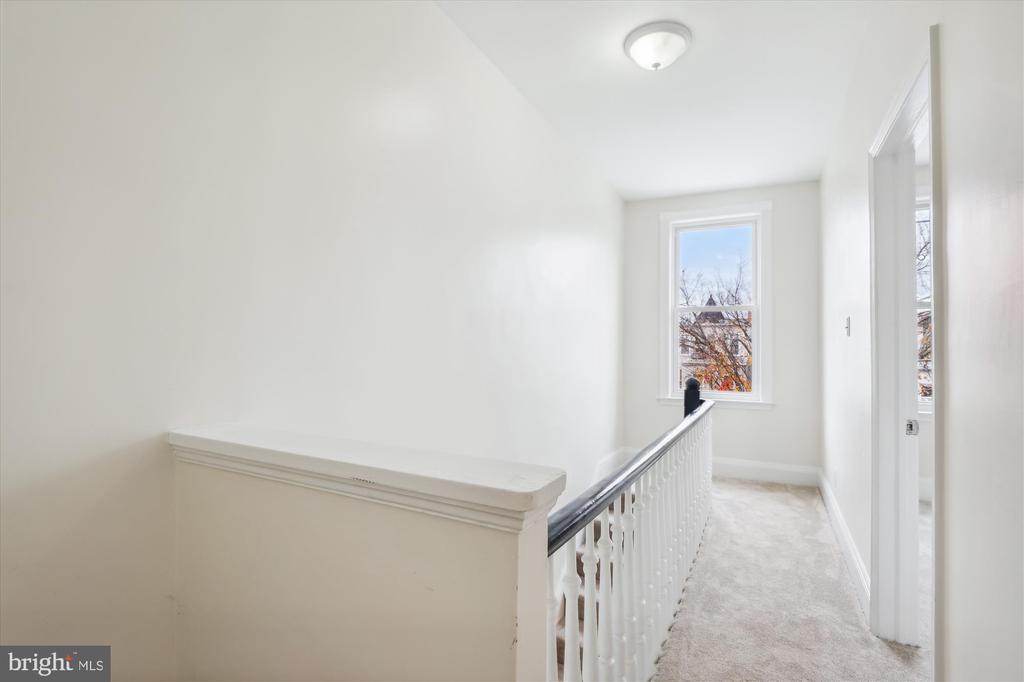 935 Westminster St NW