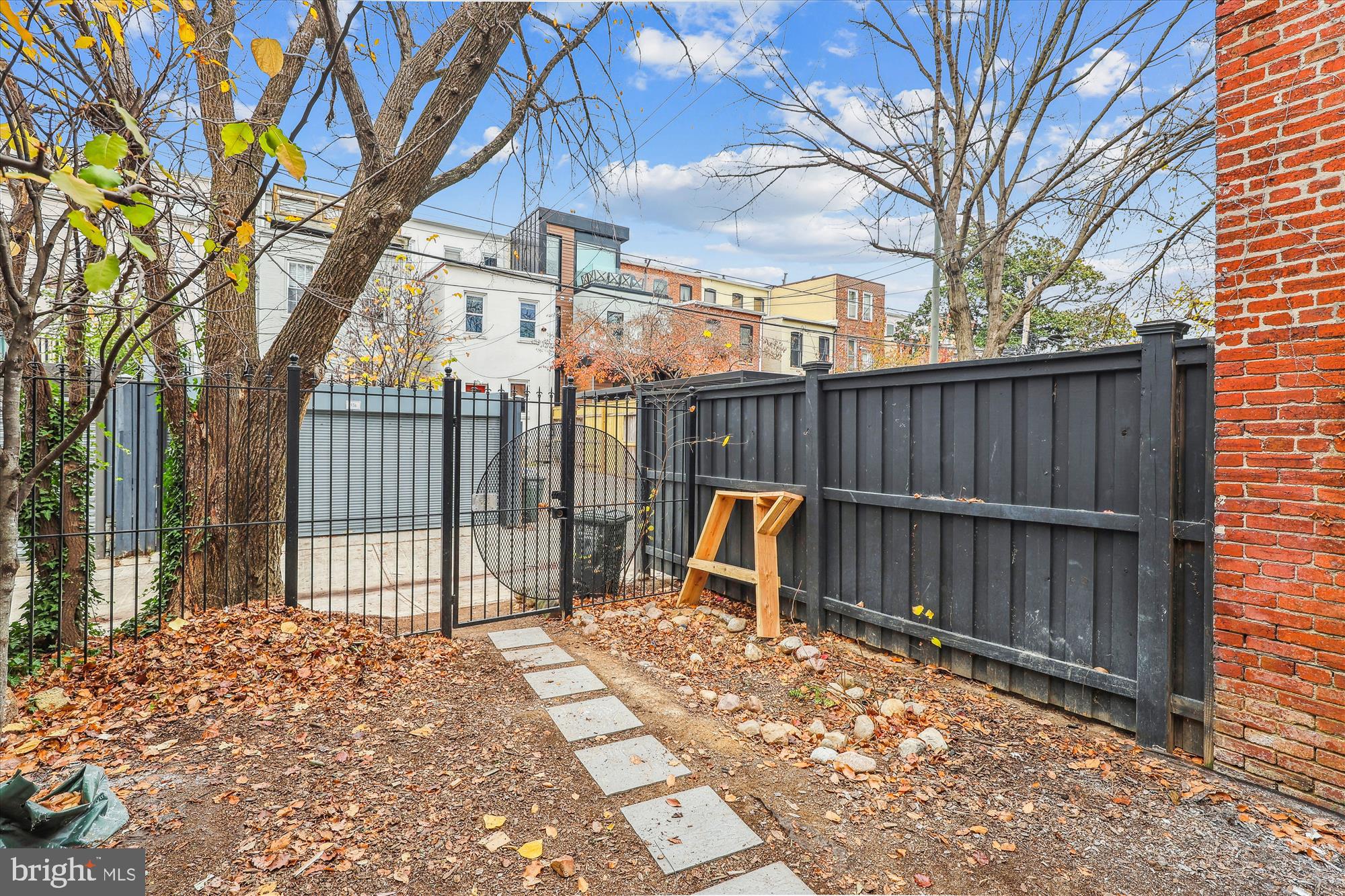 935 Westminster St NW