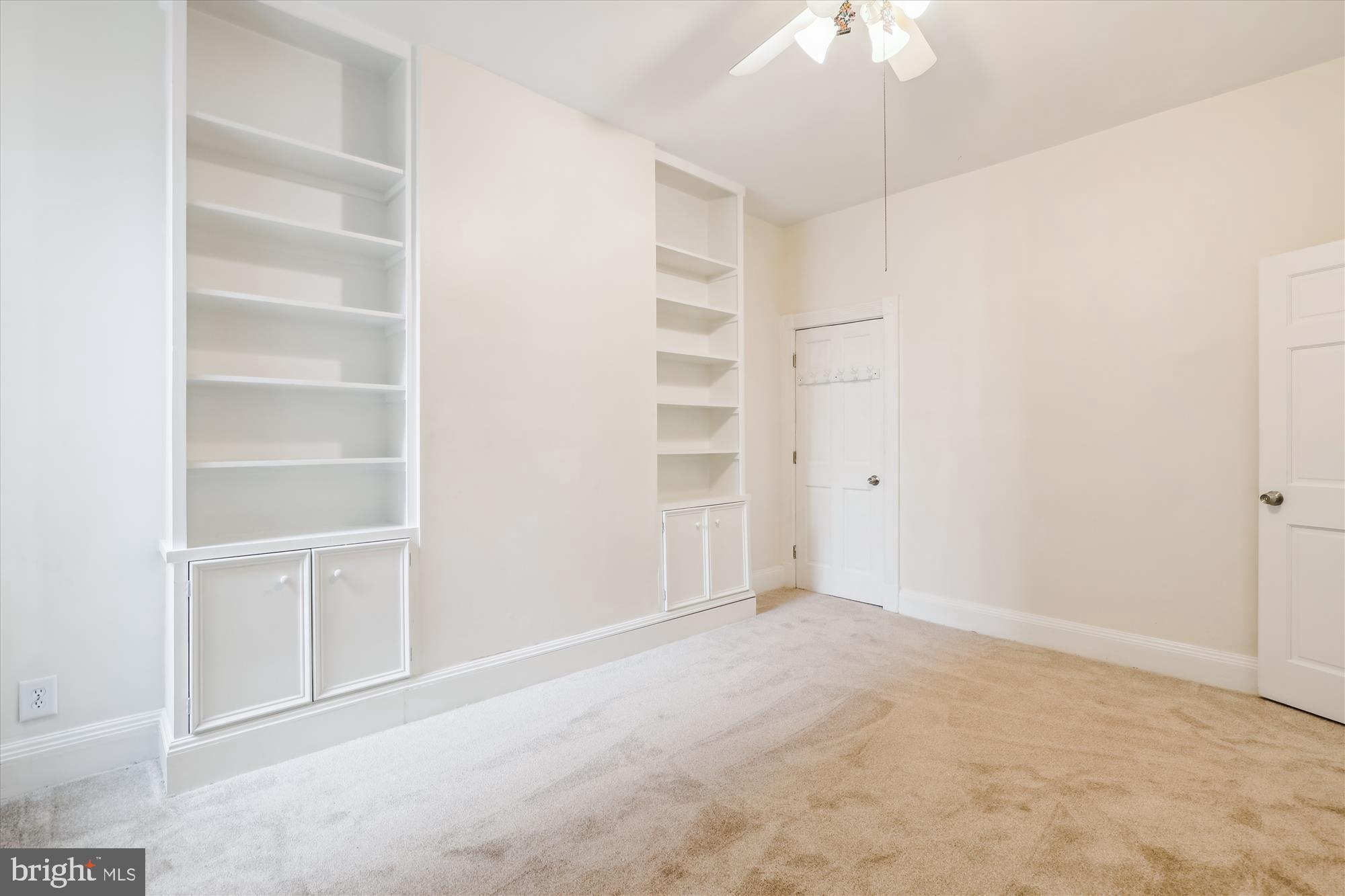 935 Westminster St NW