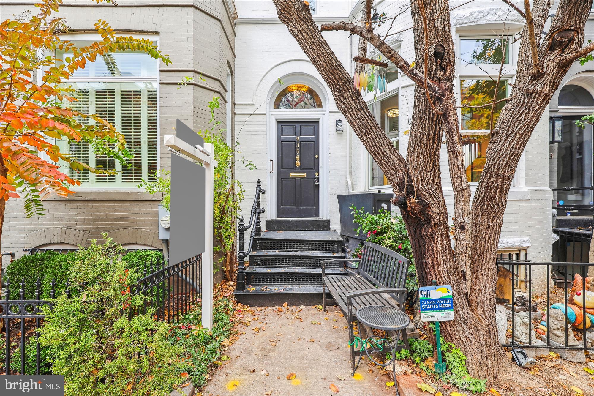 935 Westminster St NW