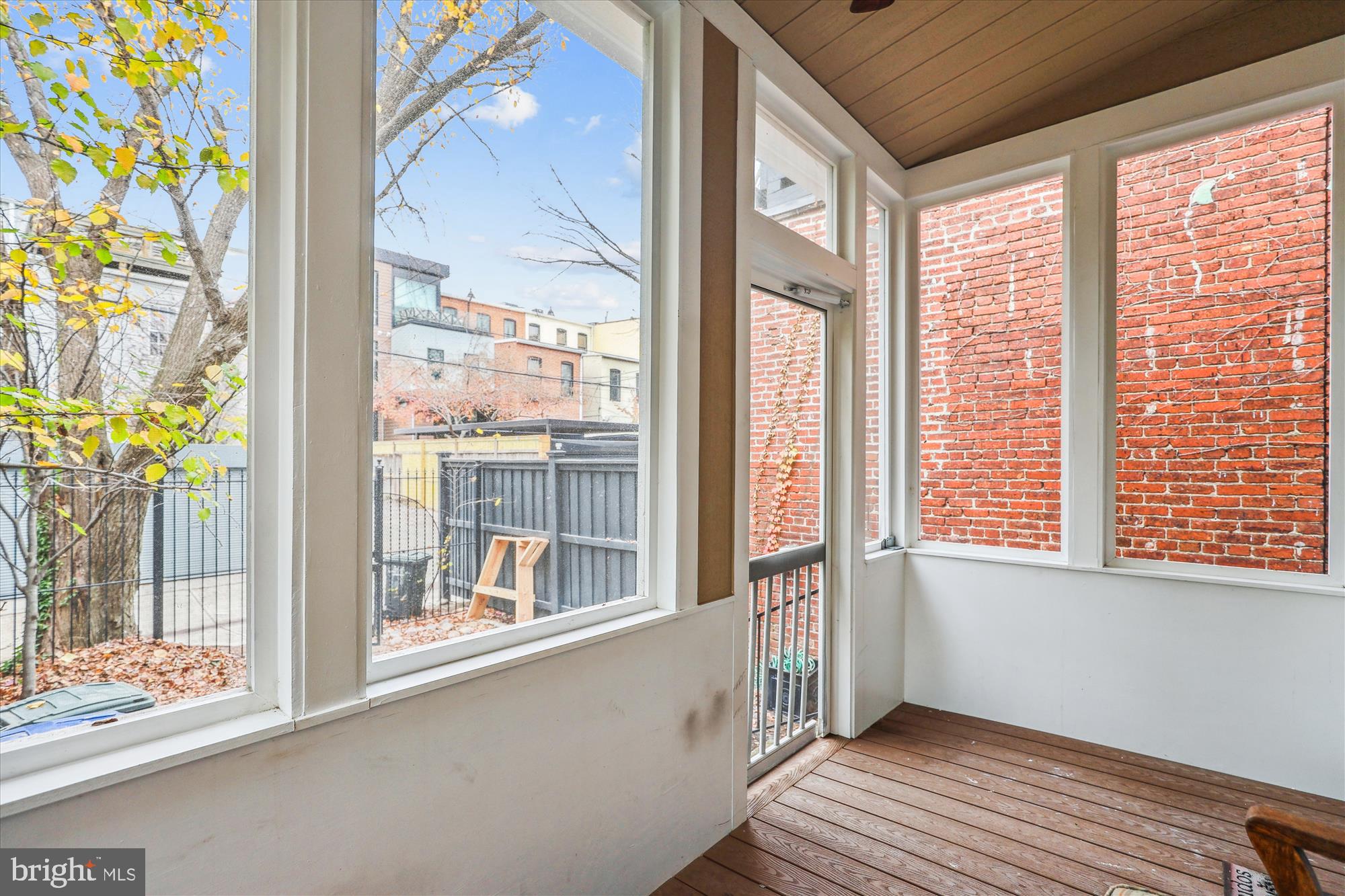 935 Westminster St NW