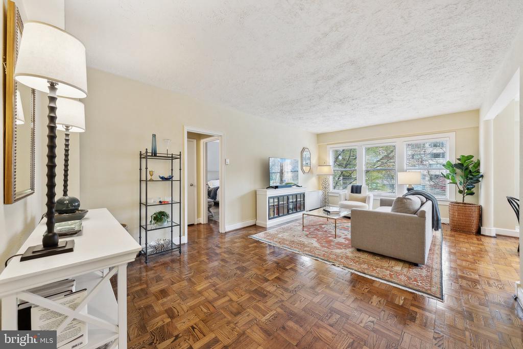 3901 Cathedral Ave NW #113