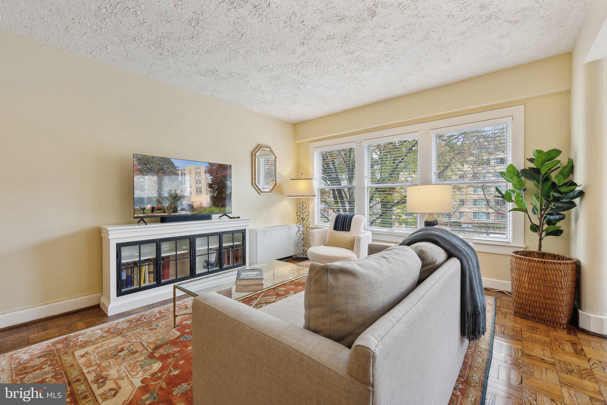 3901 Cathedral Ave NW #113