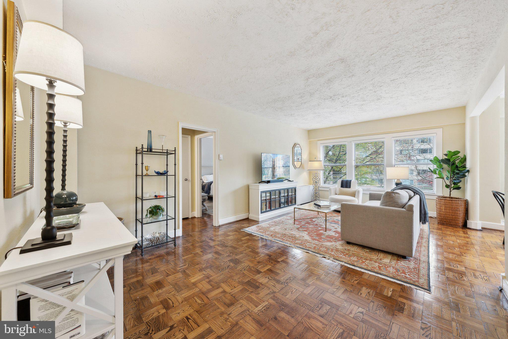 3901 Cathedral Ave NW #113