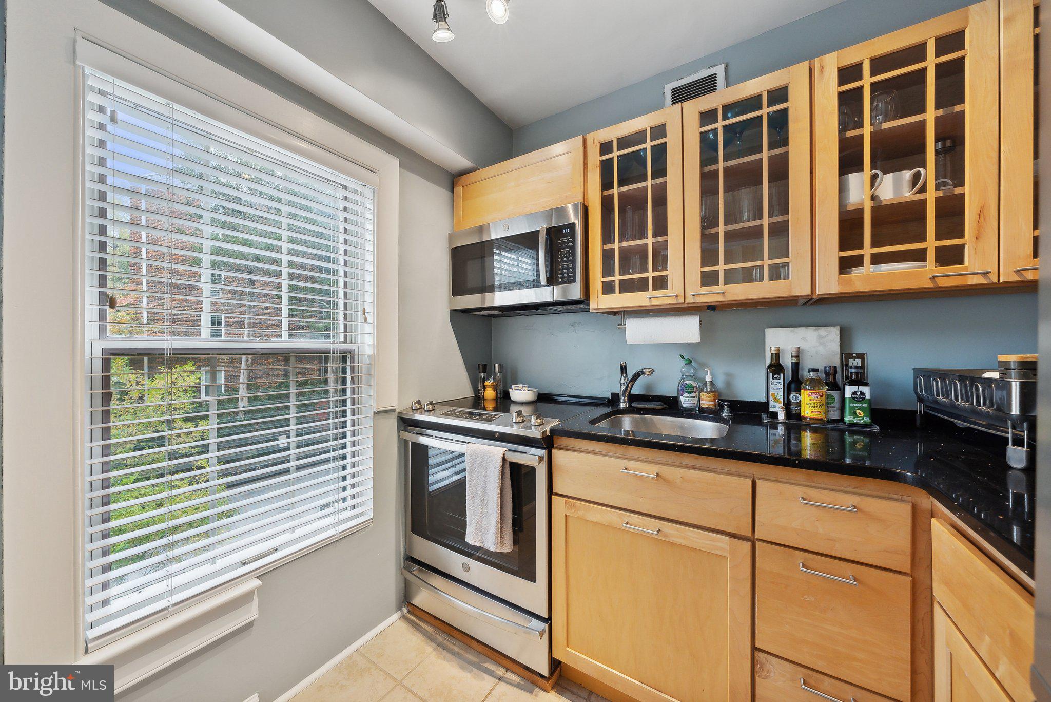 3901 Cathedral Ave NW #113