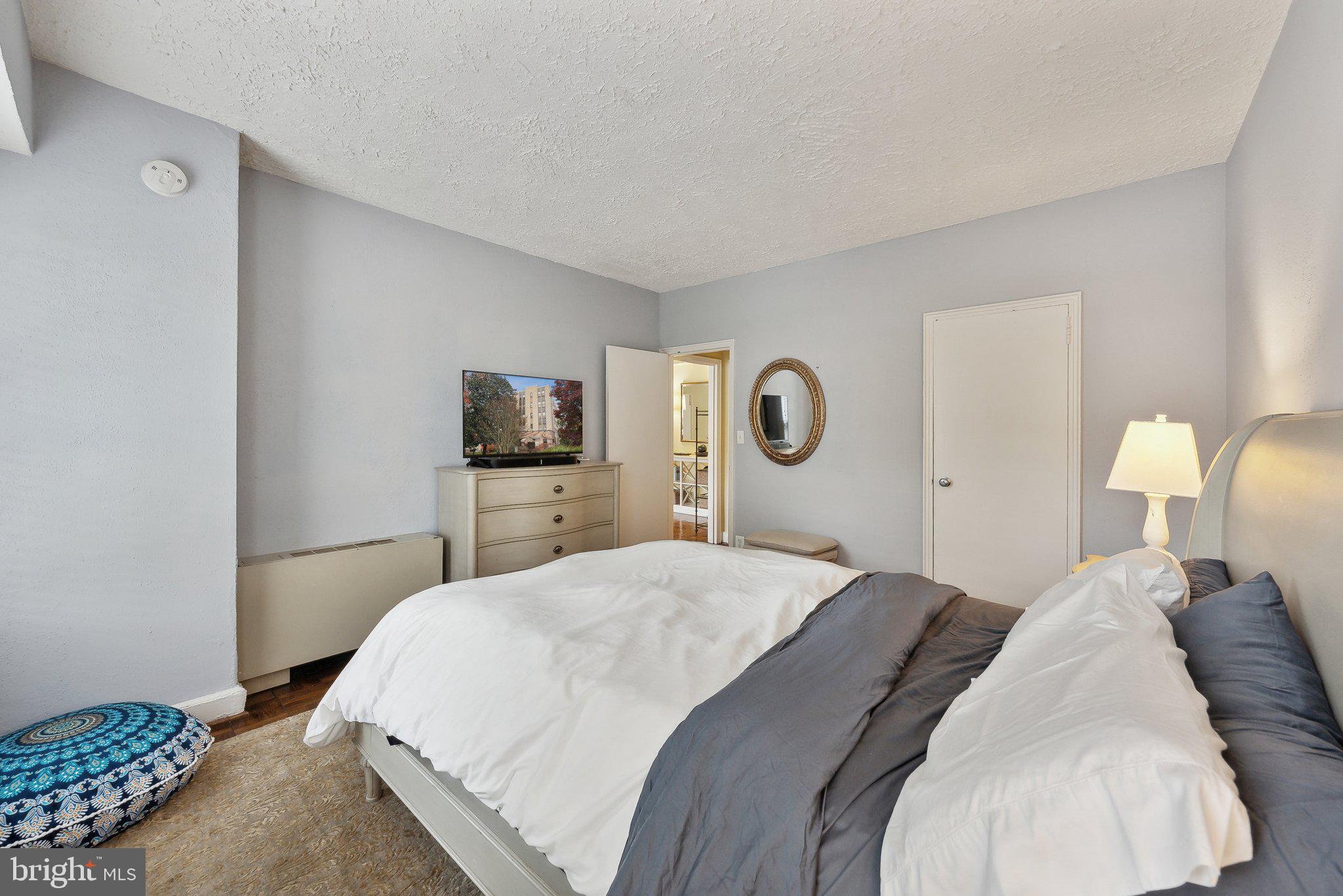 3901 Cathedral Ave NW #113