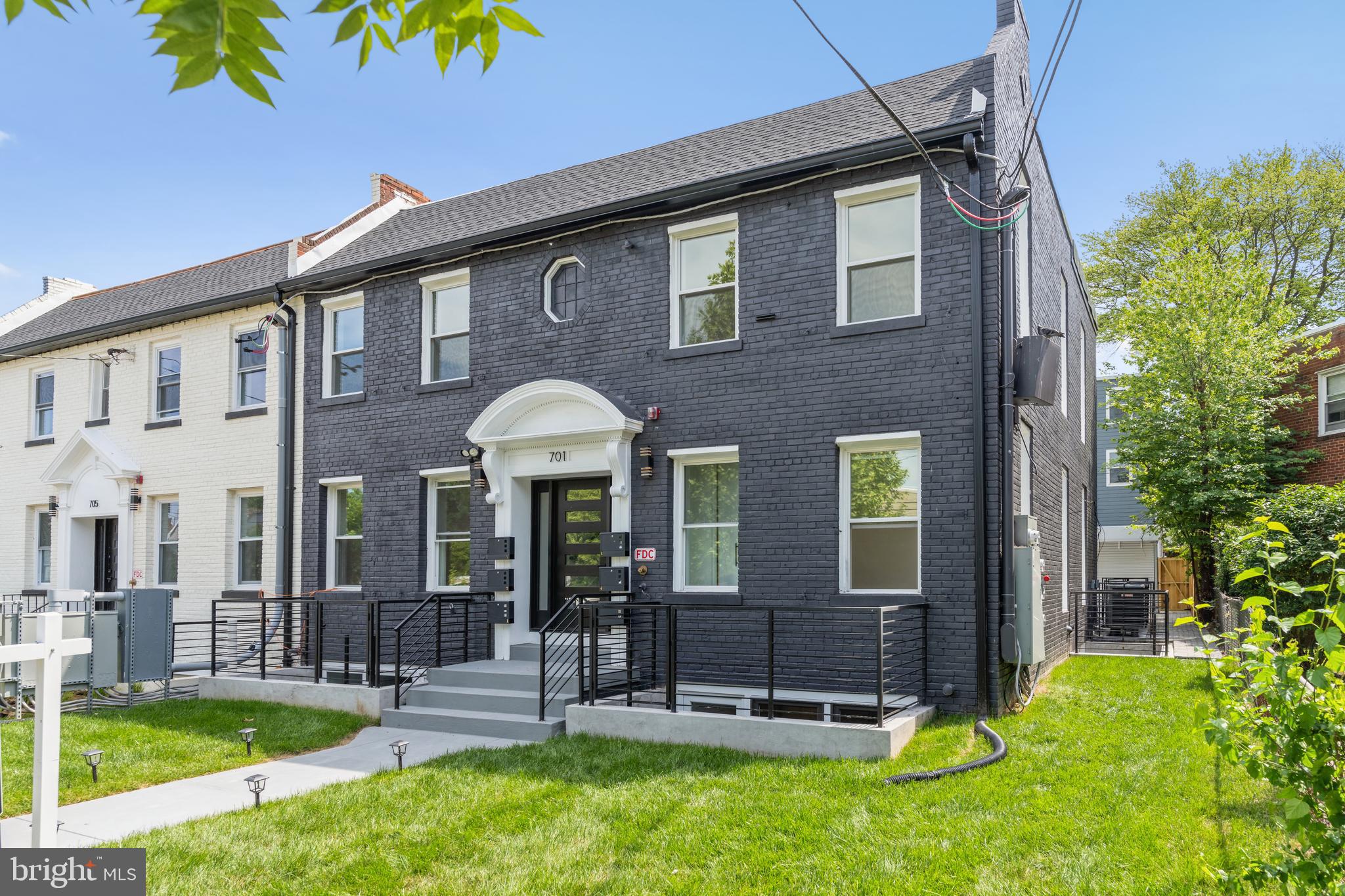 701 Quincy St NE #1