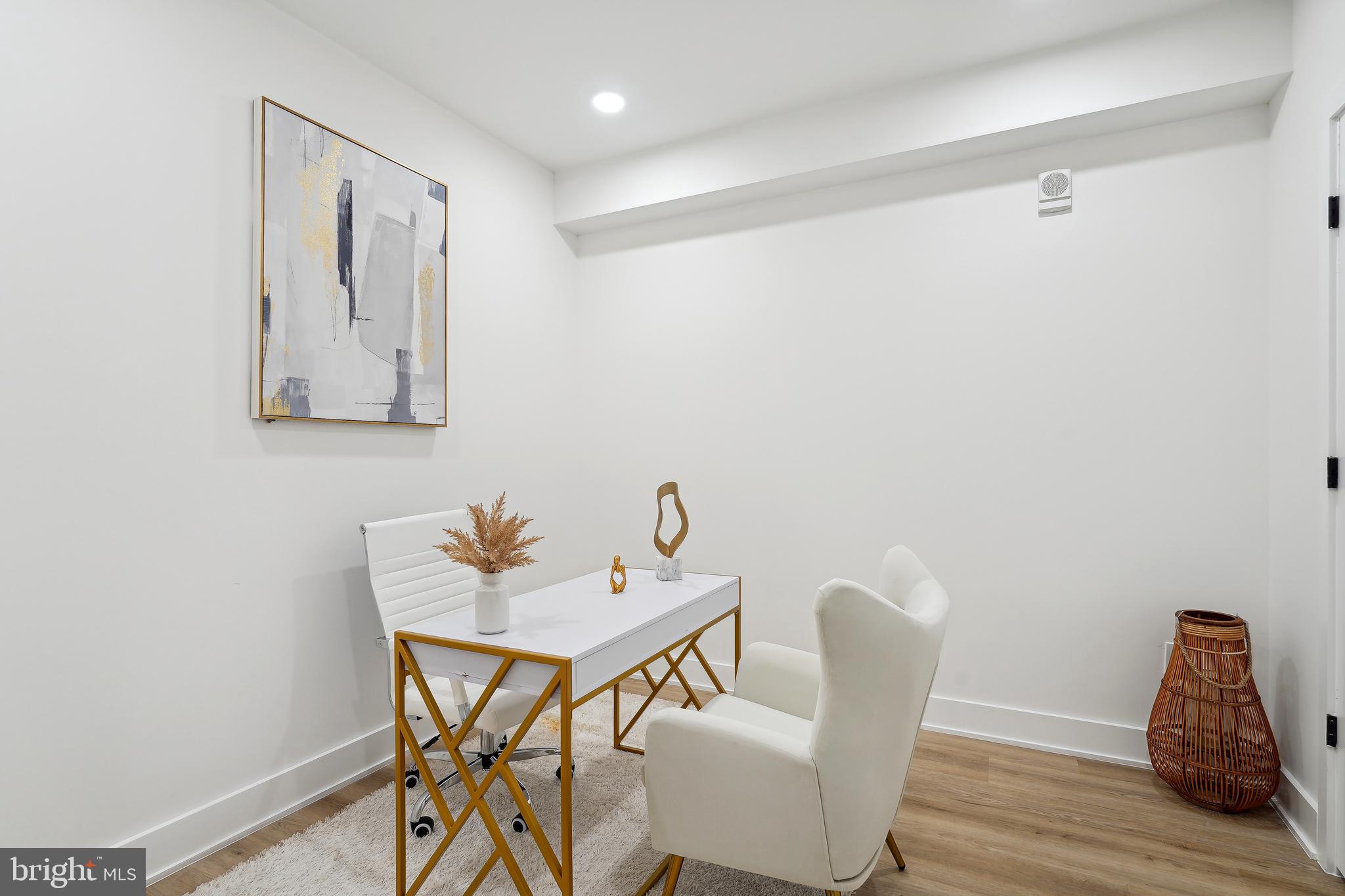 701 Quincy St NE #1