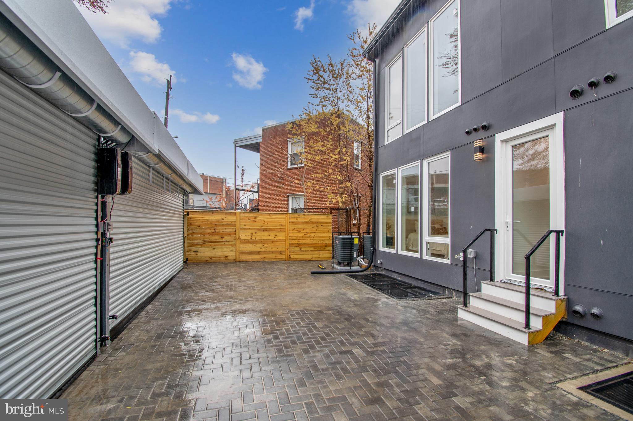 701 Quincy St NE #1
