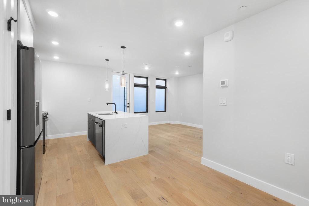 1208 M St NW #1