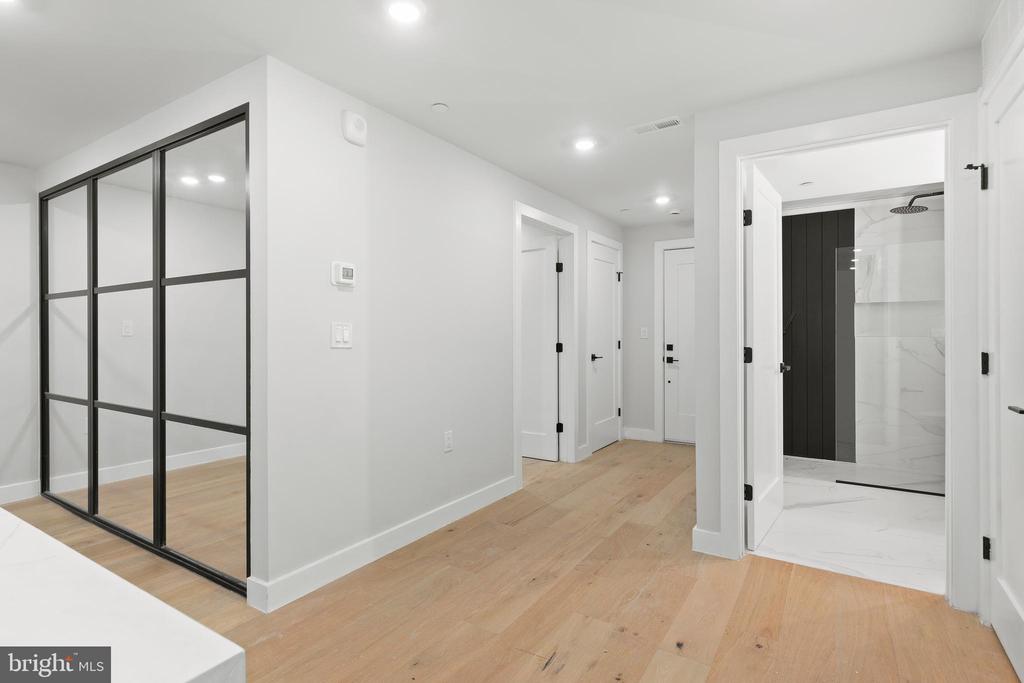1208 M St NW #1