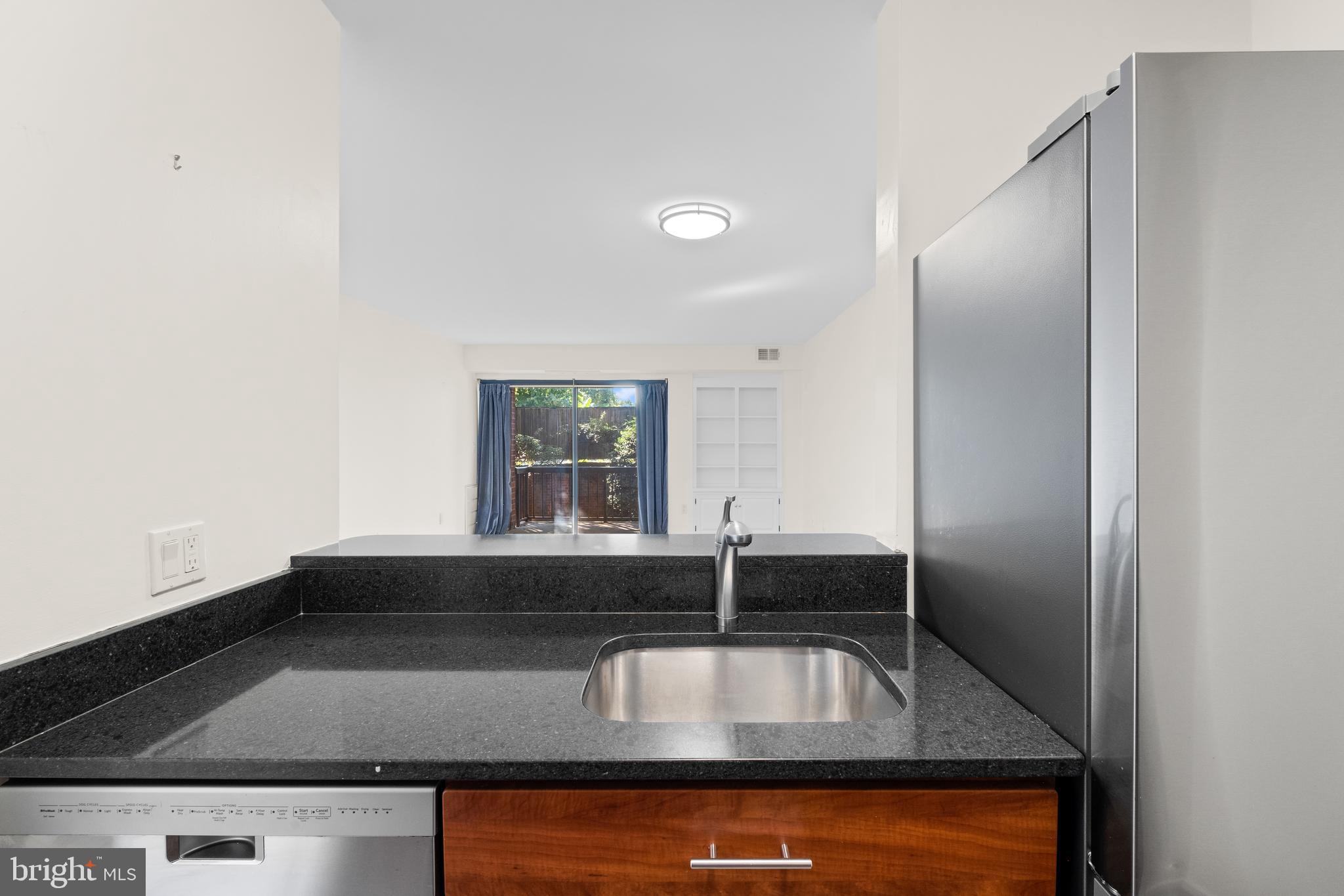 2320 WISCONSIN AVE NW #208