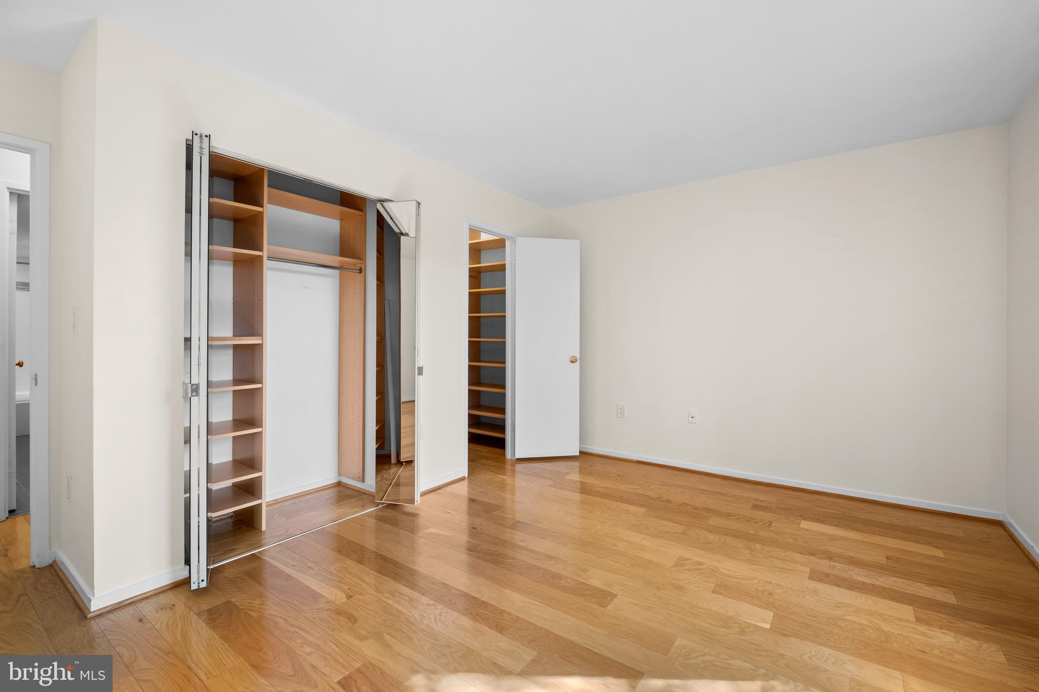 2320 WISCONSIN AVE NW #208