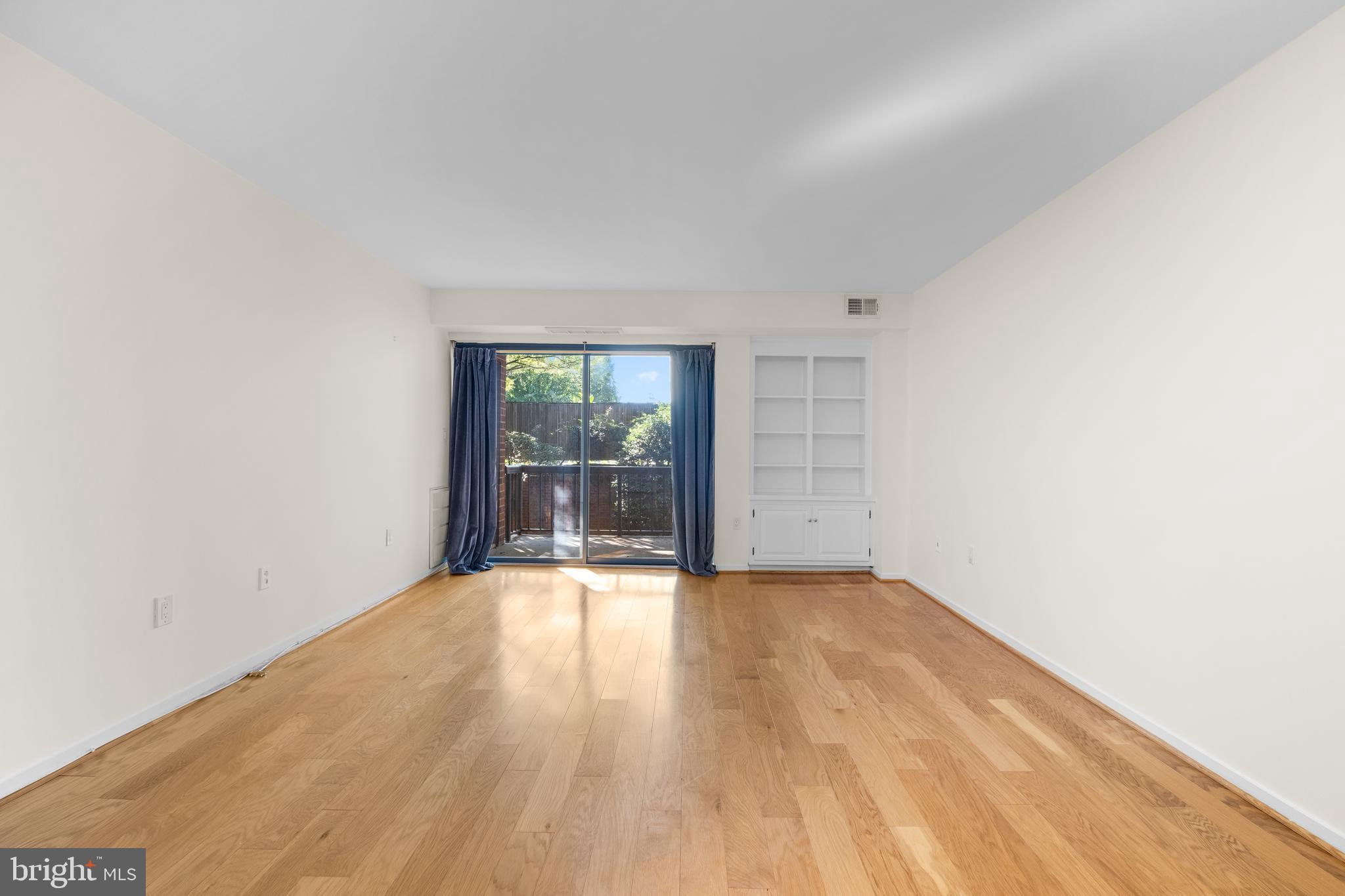 2320 WISCONSIN AVE NW #208