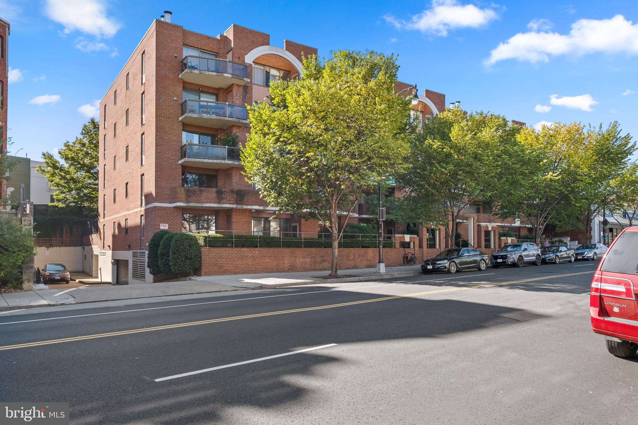 2320 WISCONSIN AVE NW #208
