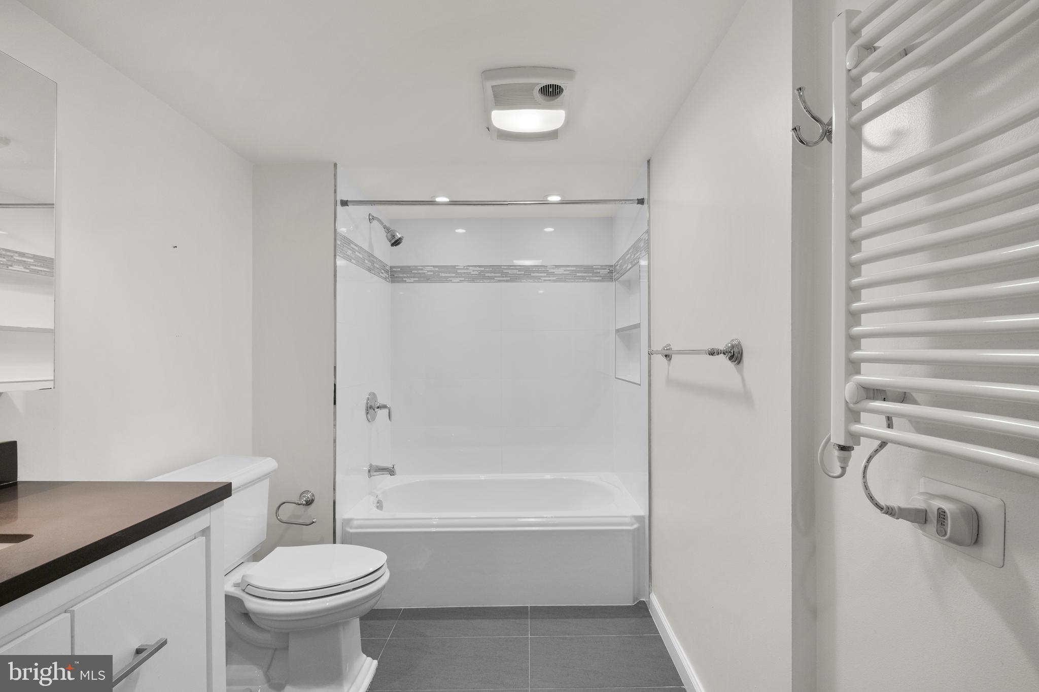 2320 WISCONSIN AVE NW #208