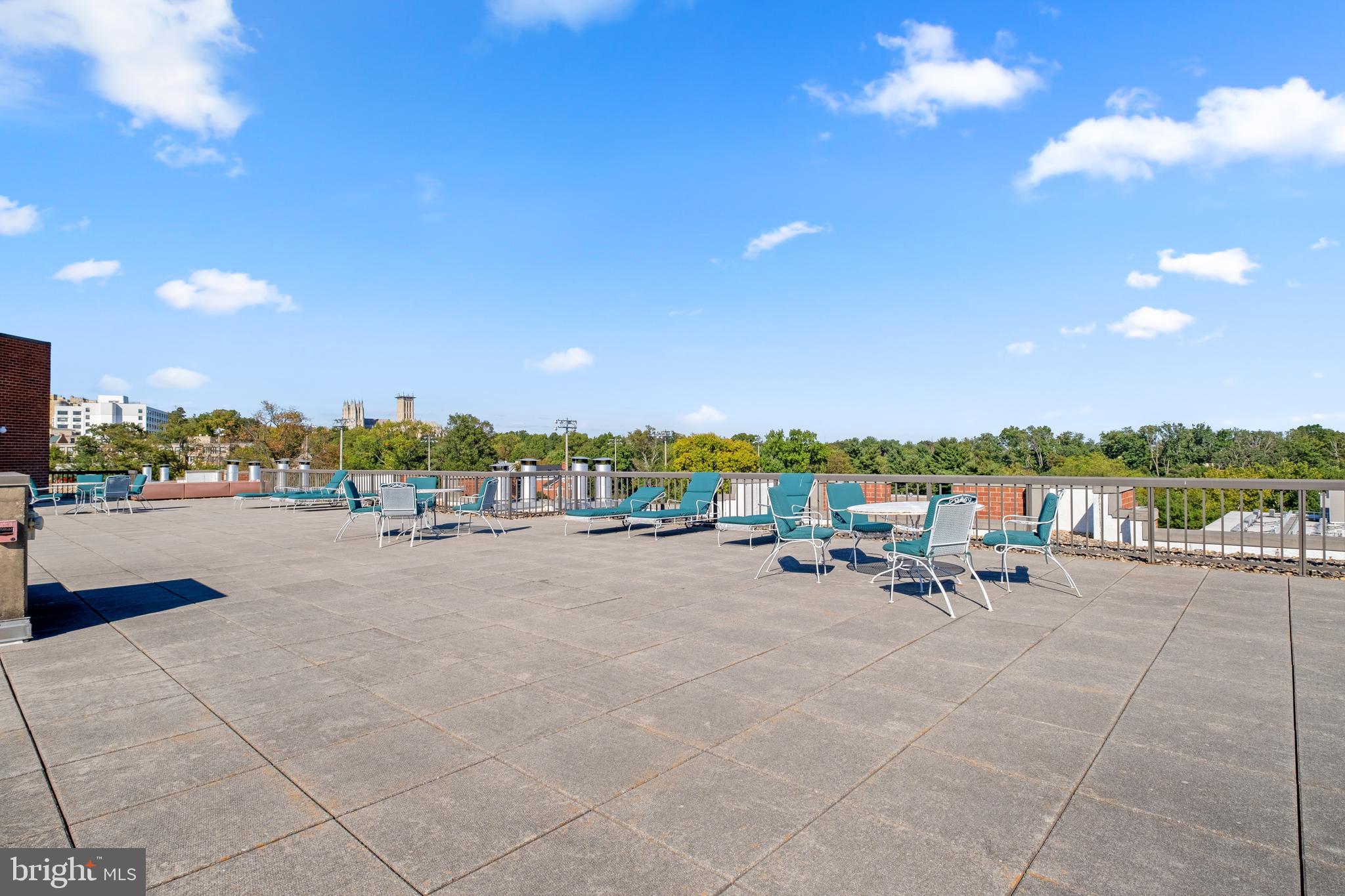 2320 WISCONSIN AVE NW #208