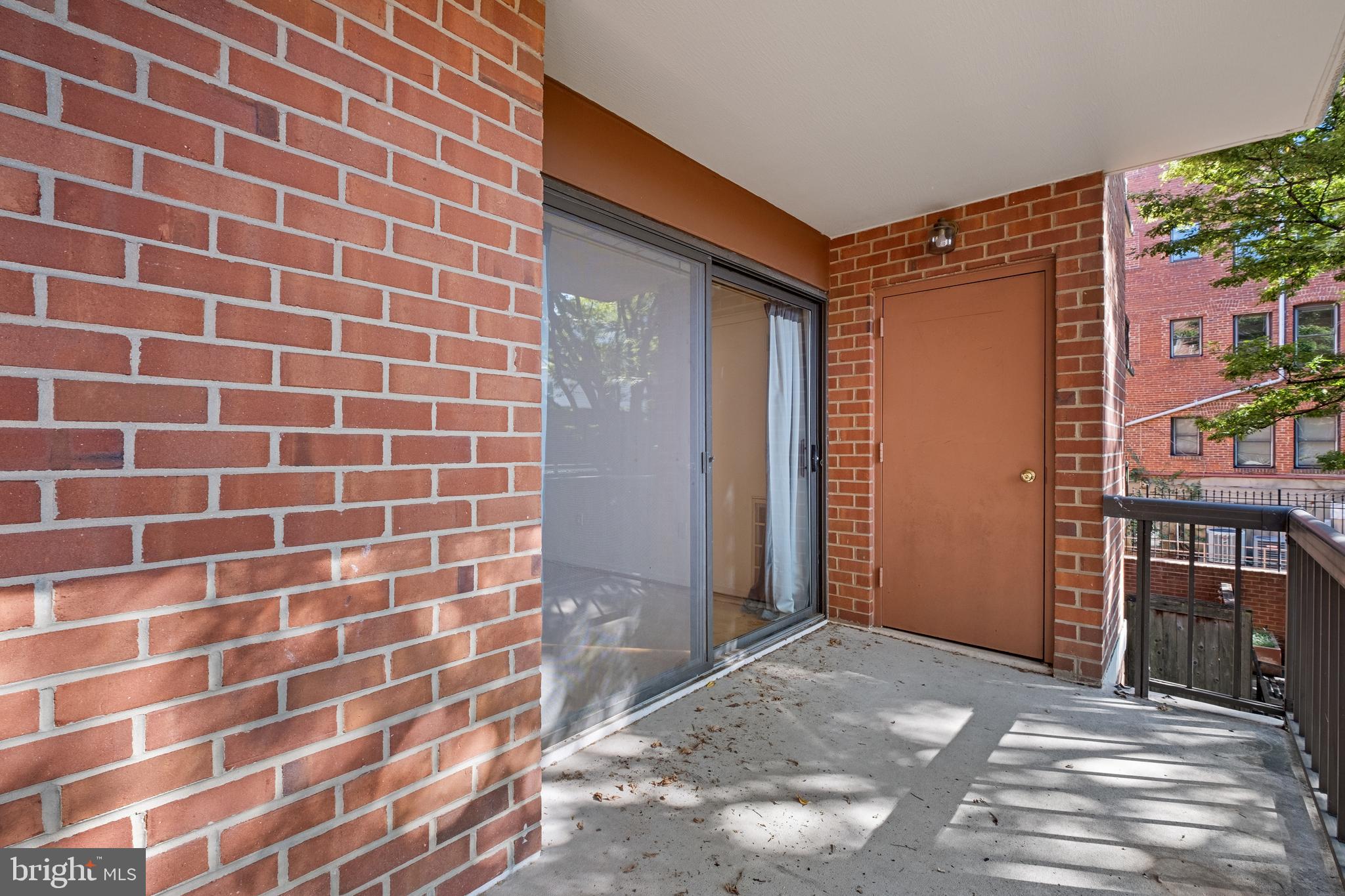 2320 WISCONSIN AVE NW #208