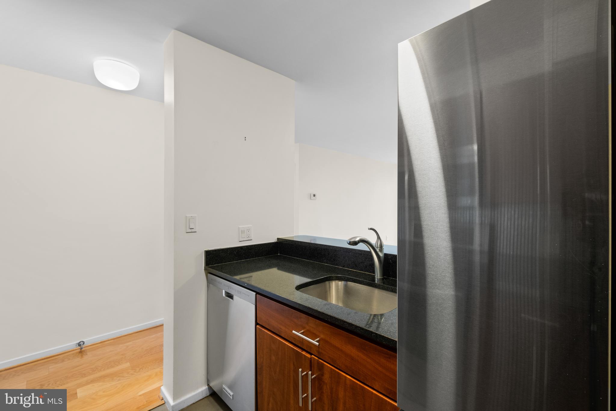 2320 WISCONSIN AVE NW #208