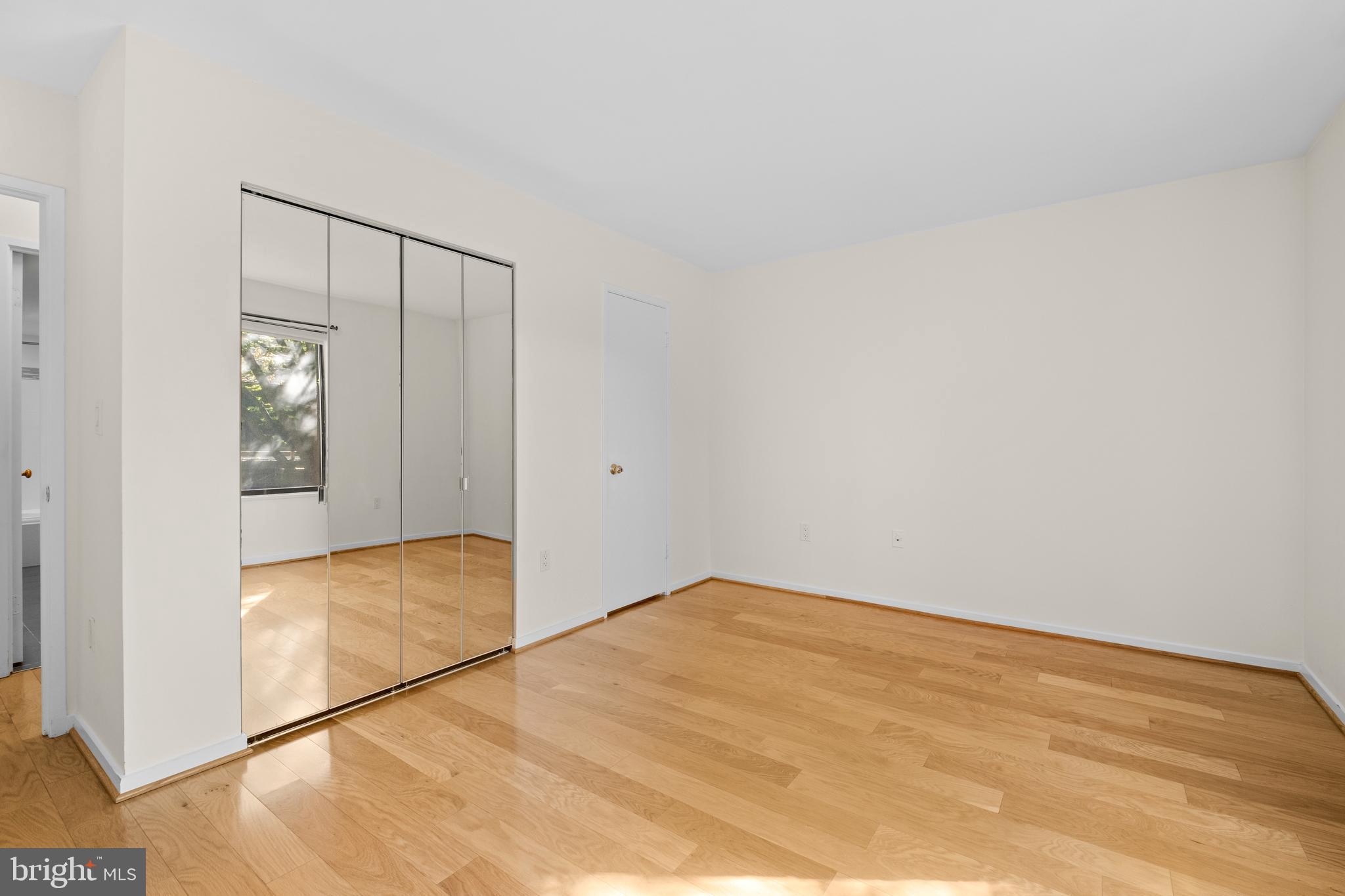 2320 WISCONSIN AVE NW #208