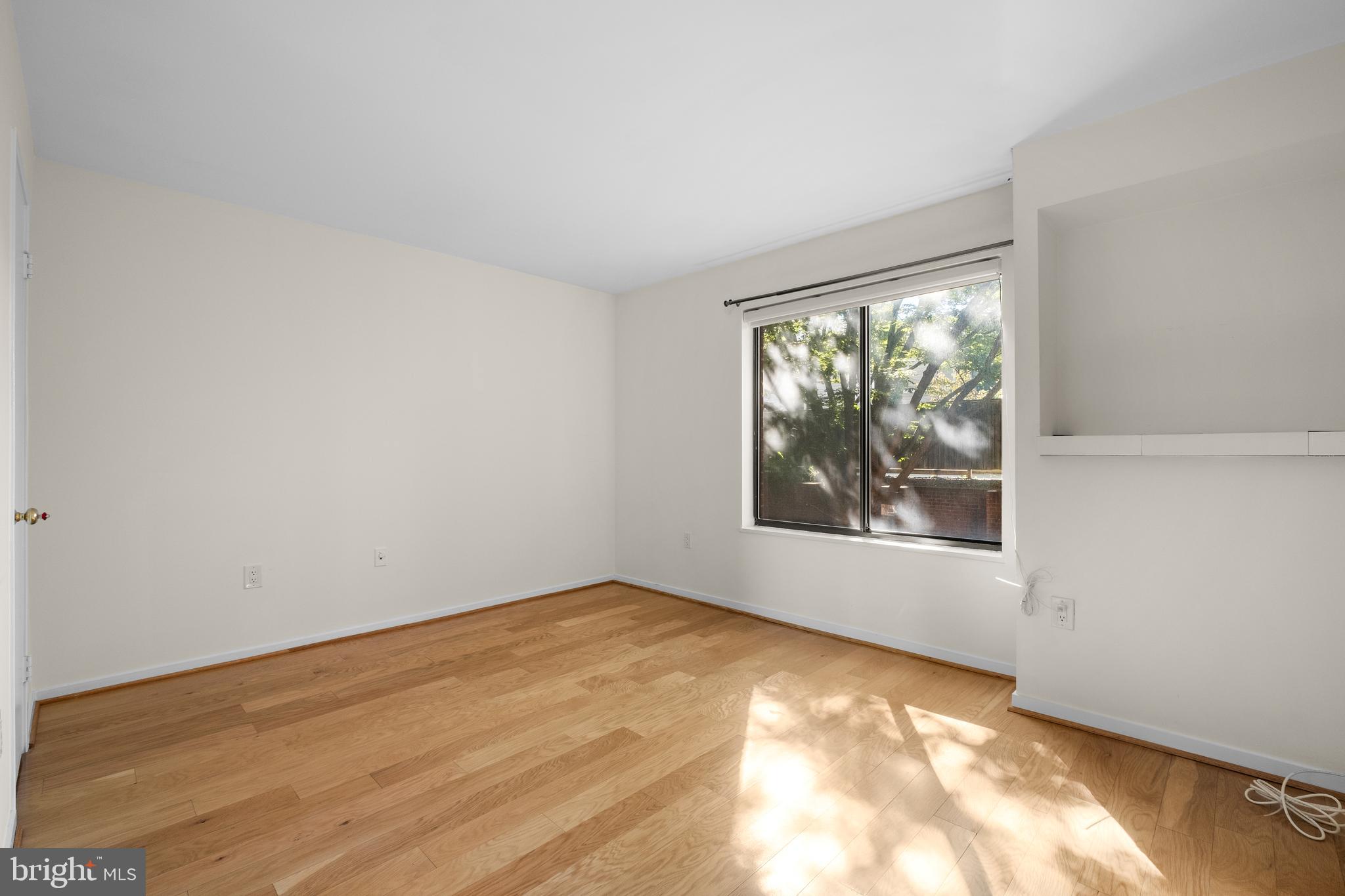 2320 WISCONSIN AVE NW #208