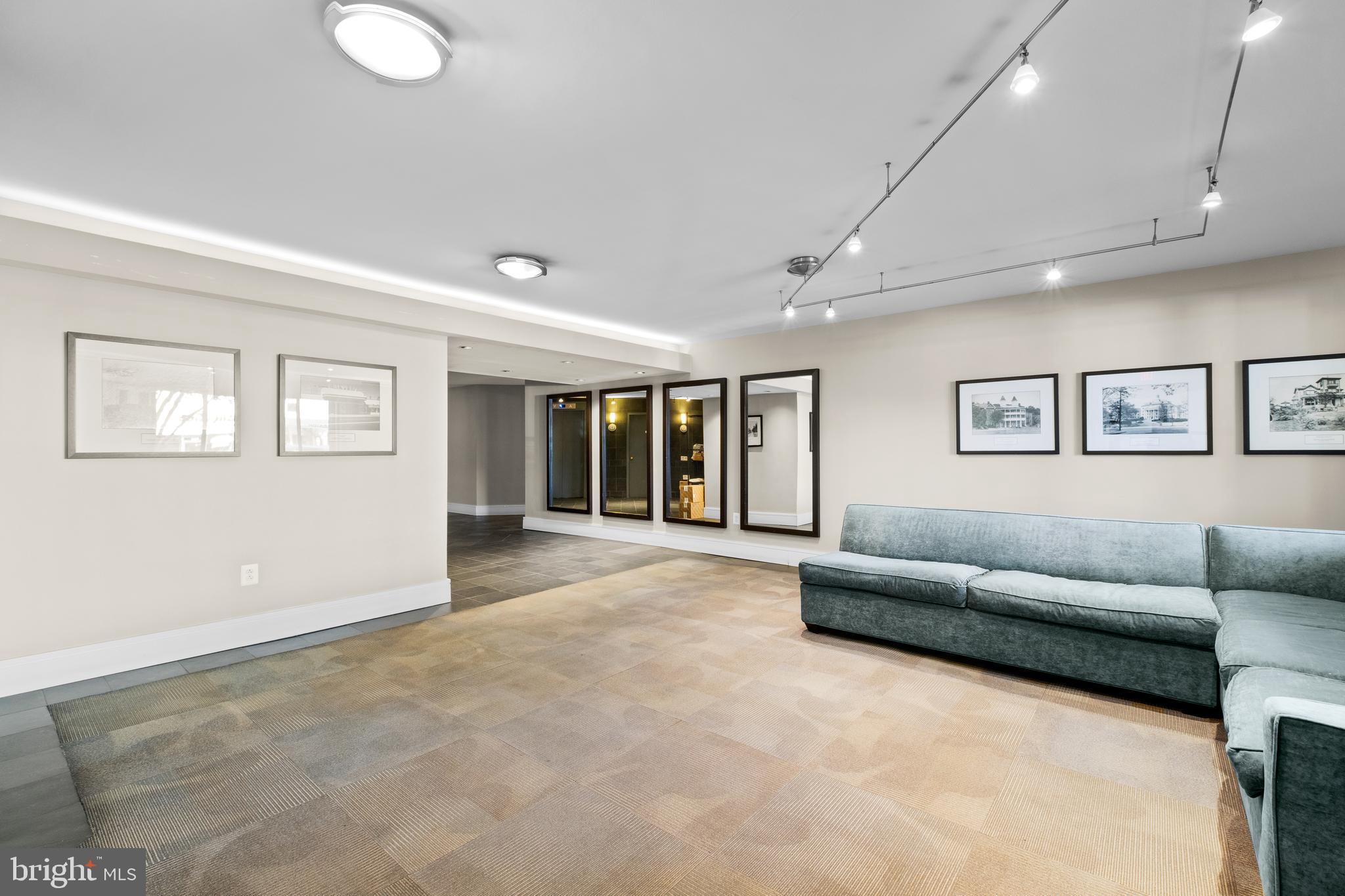 2320 WISCONSIN AVE NW #208
