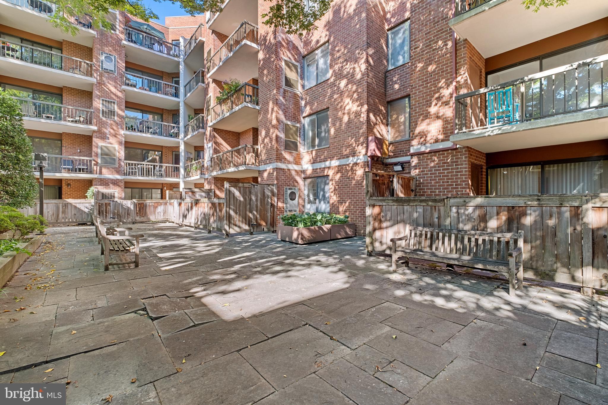 2320 WISCONSIN AVE NW #208