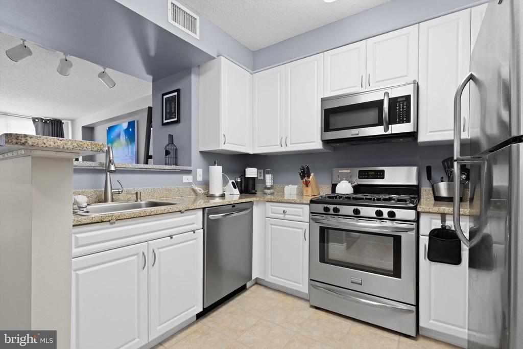 555 Massachusetts Ave NW #108
