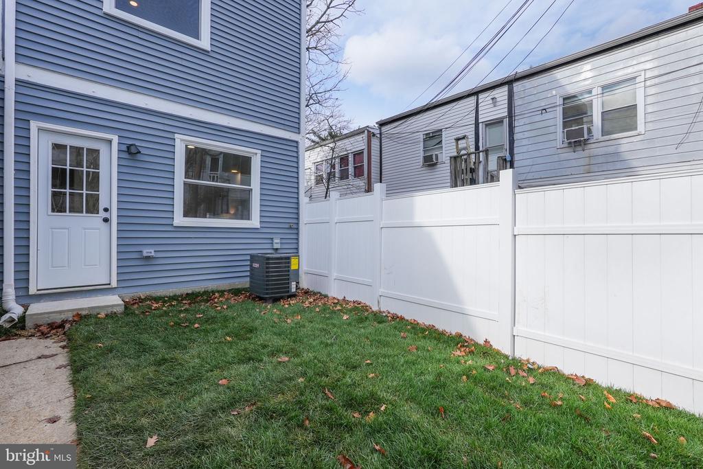 4725 3rd Pl NW #2