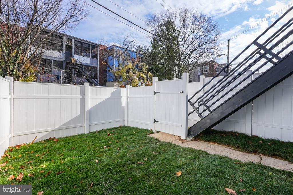 4725 3rd Pl NW #2