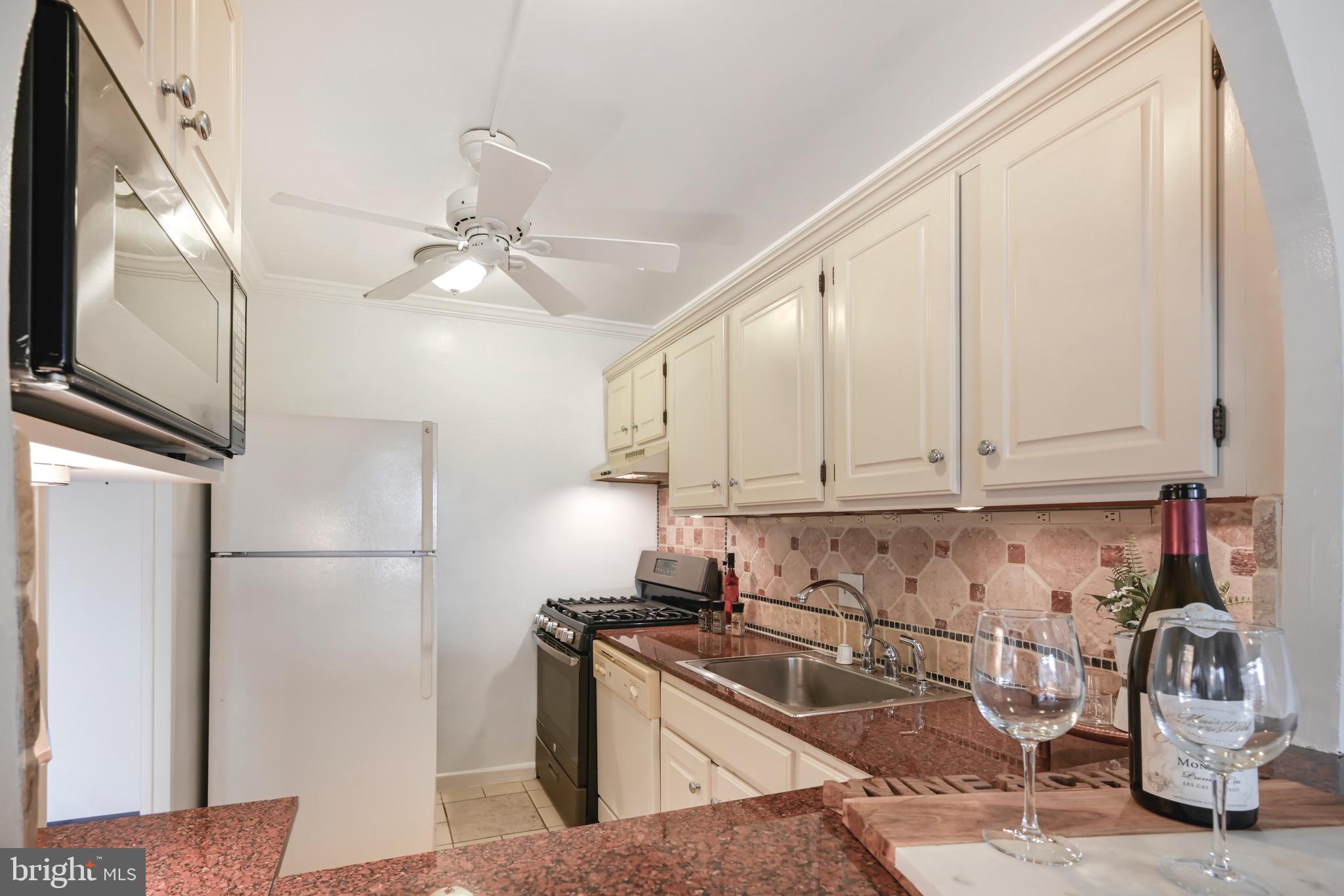 1330 New Hampshire Ave NW #907