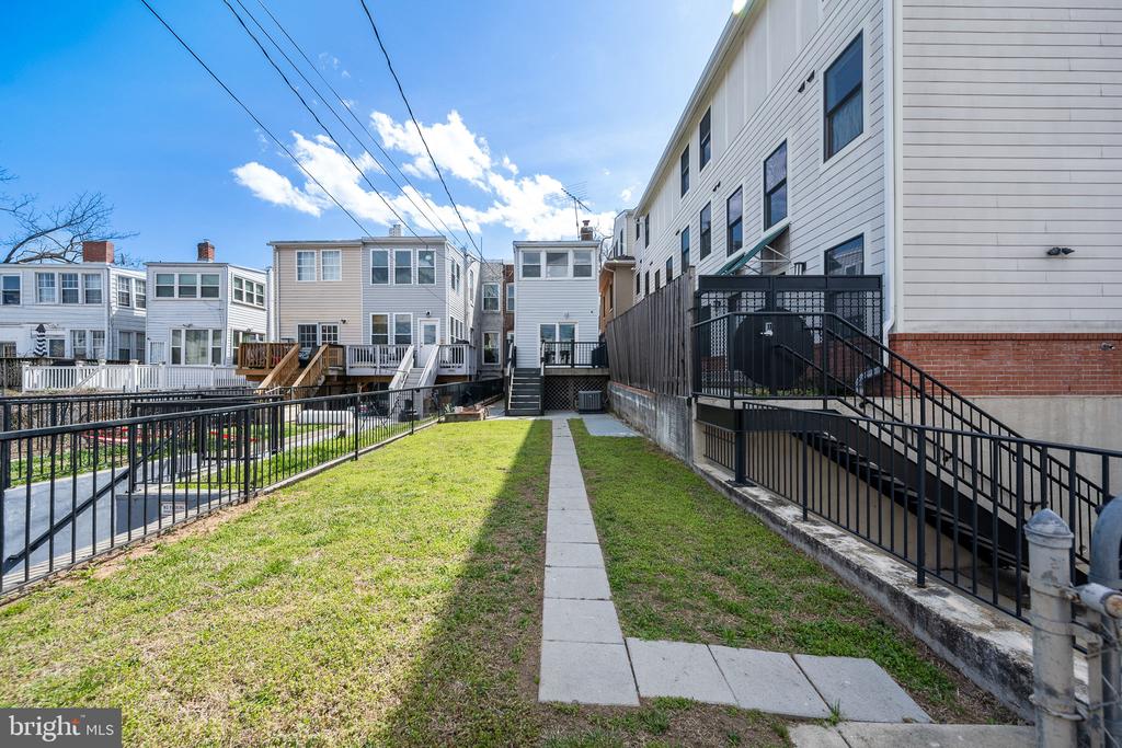 1315 Shepherd St NW