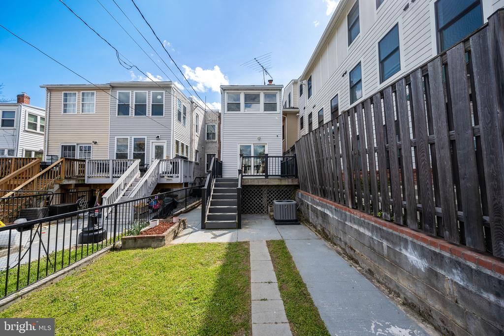 1315 Shepherd St NW