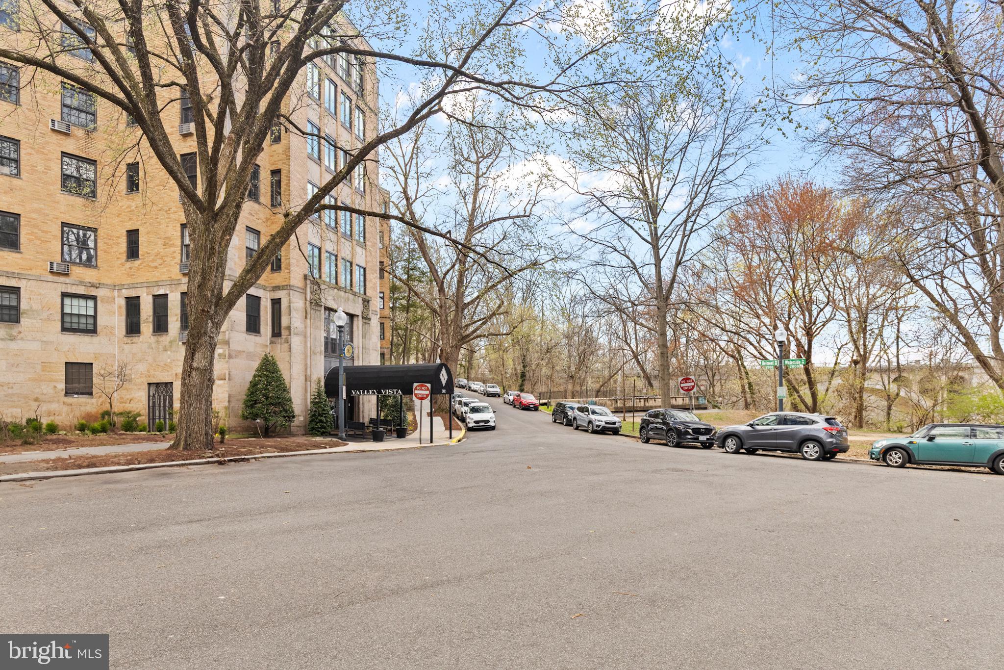 2032 Belmont Rd NW #204