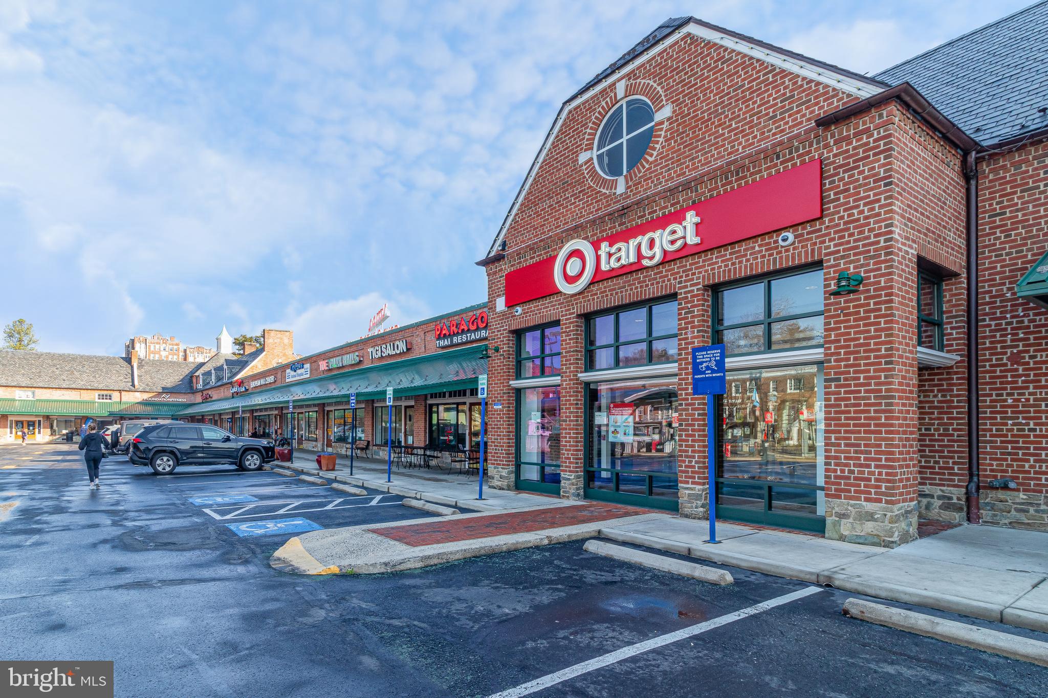 2032 Belmont Rd NW #204