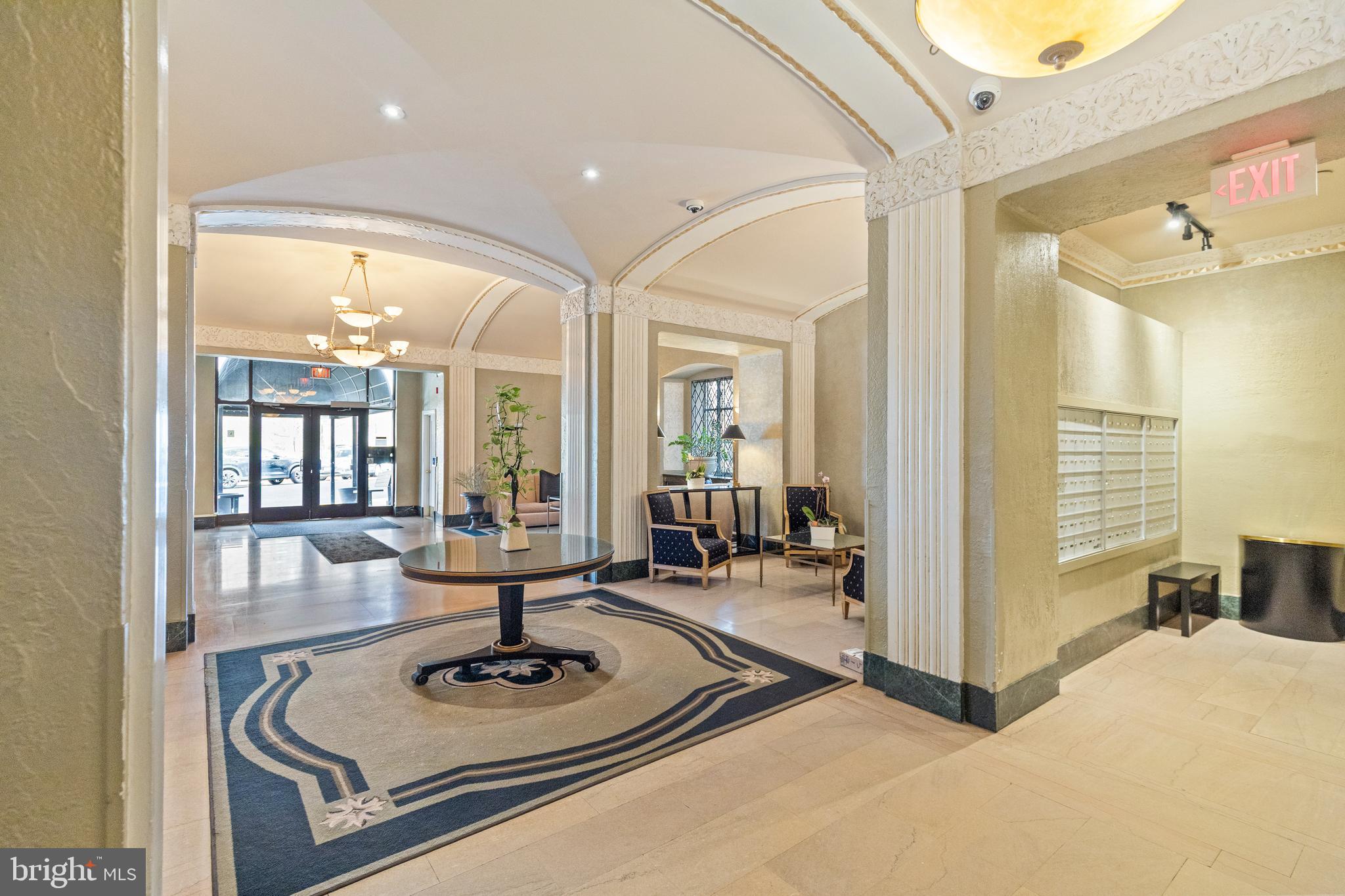 2032 Belmont Rd NW #204