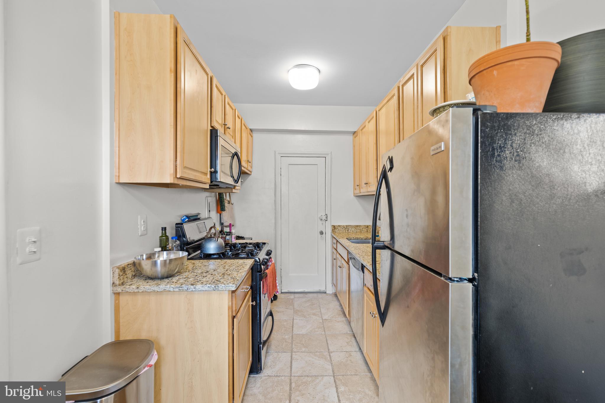 2032 Belmont Rd NW #204